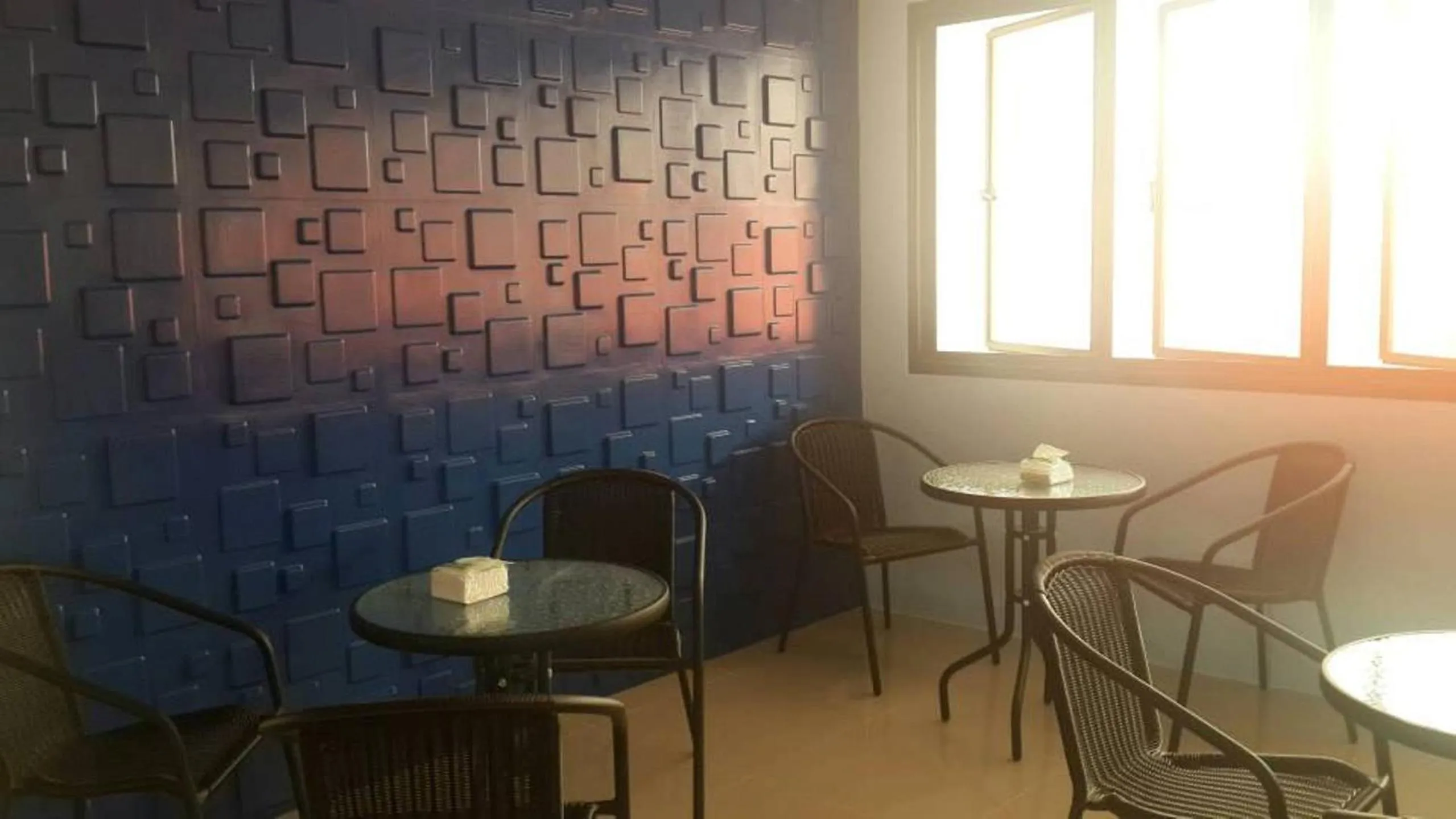 Restaurant/places to eat in Nalin Place