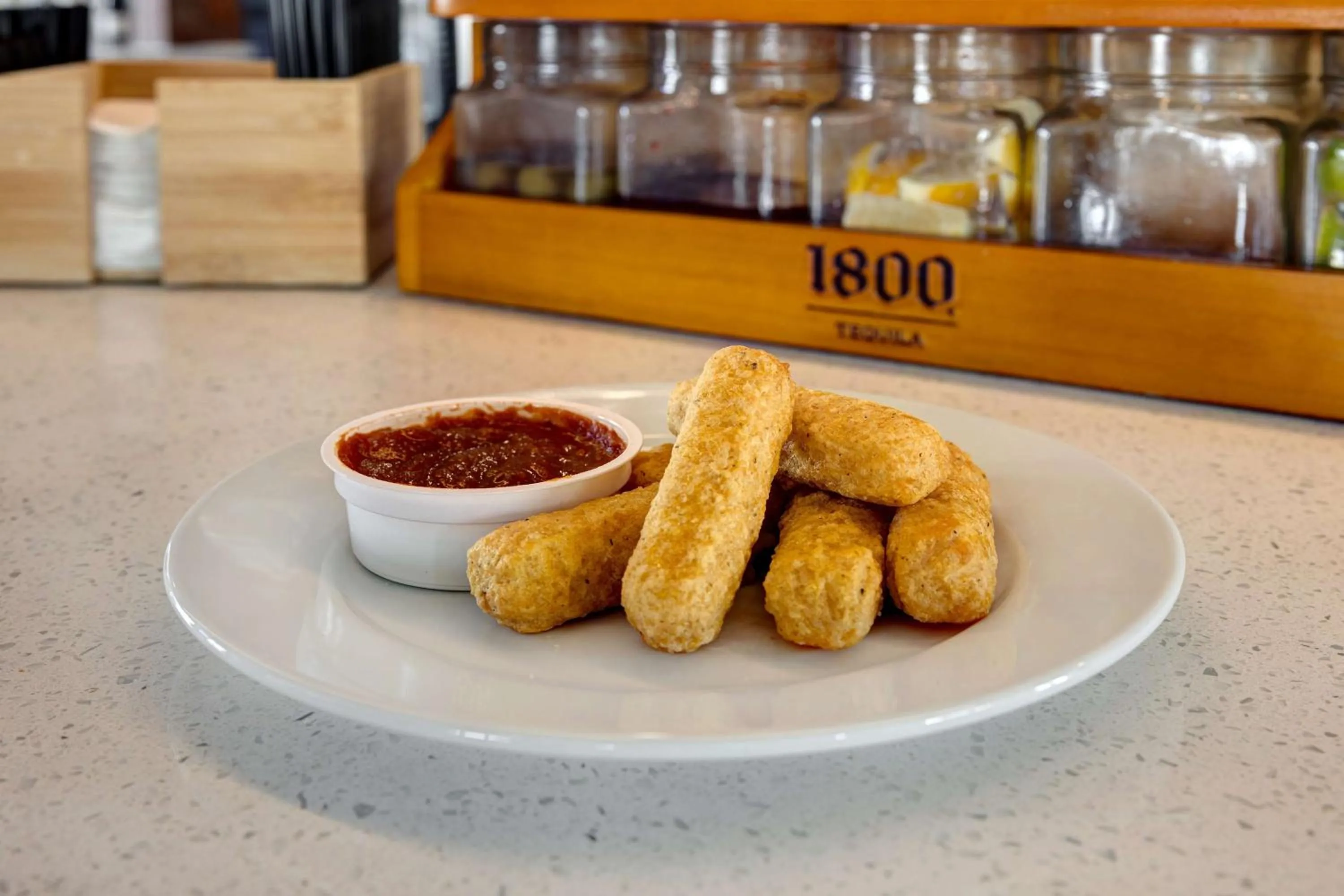 Lounge or bar in Tru By Hilton Galveston, Tx