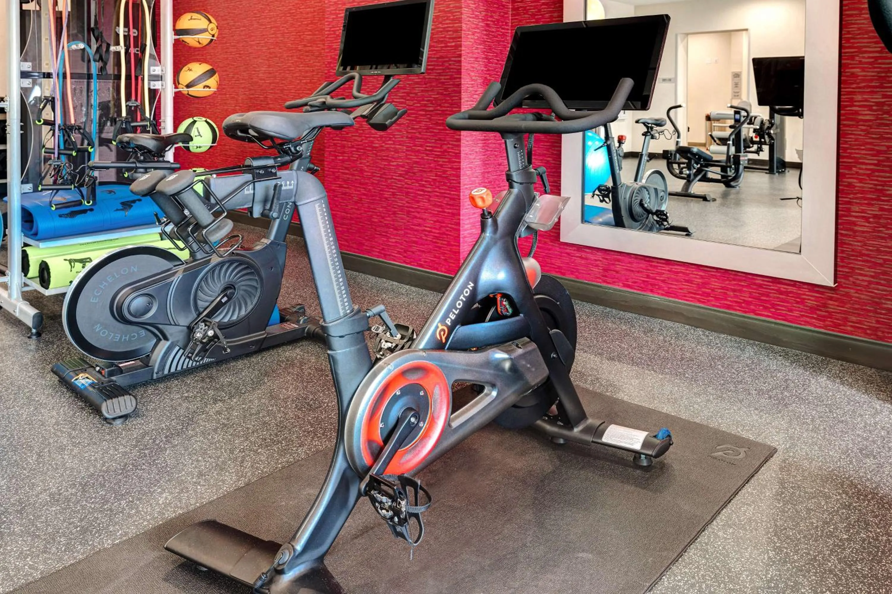 Fitness centre/facilities in Tru By Hilton Galveston, Tx