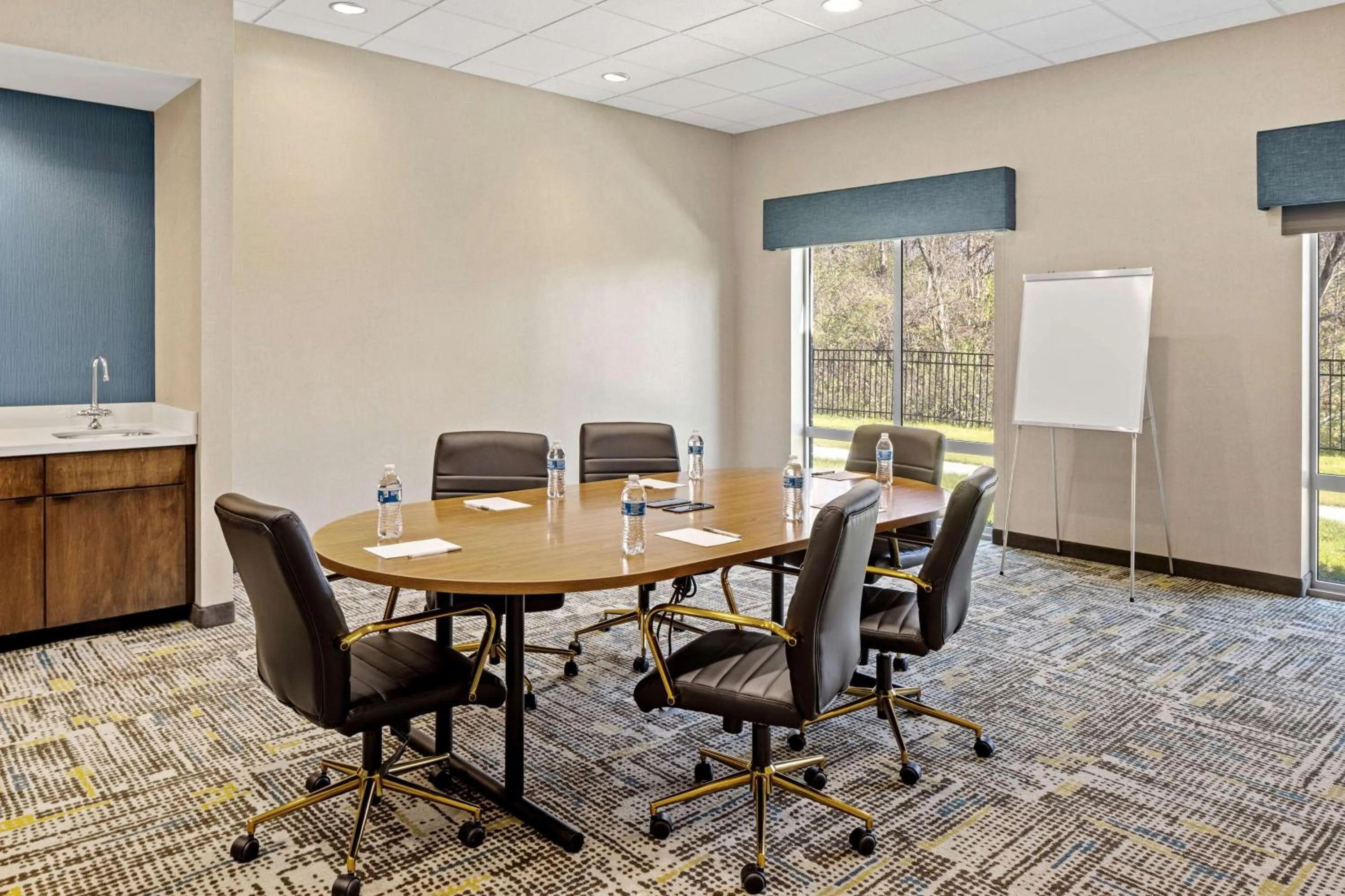 Business facilities in Hampton Inn & Suites Cincinnati West, Oh