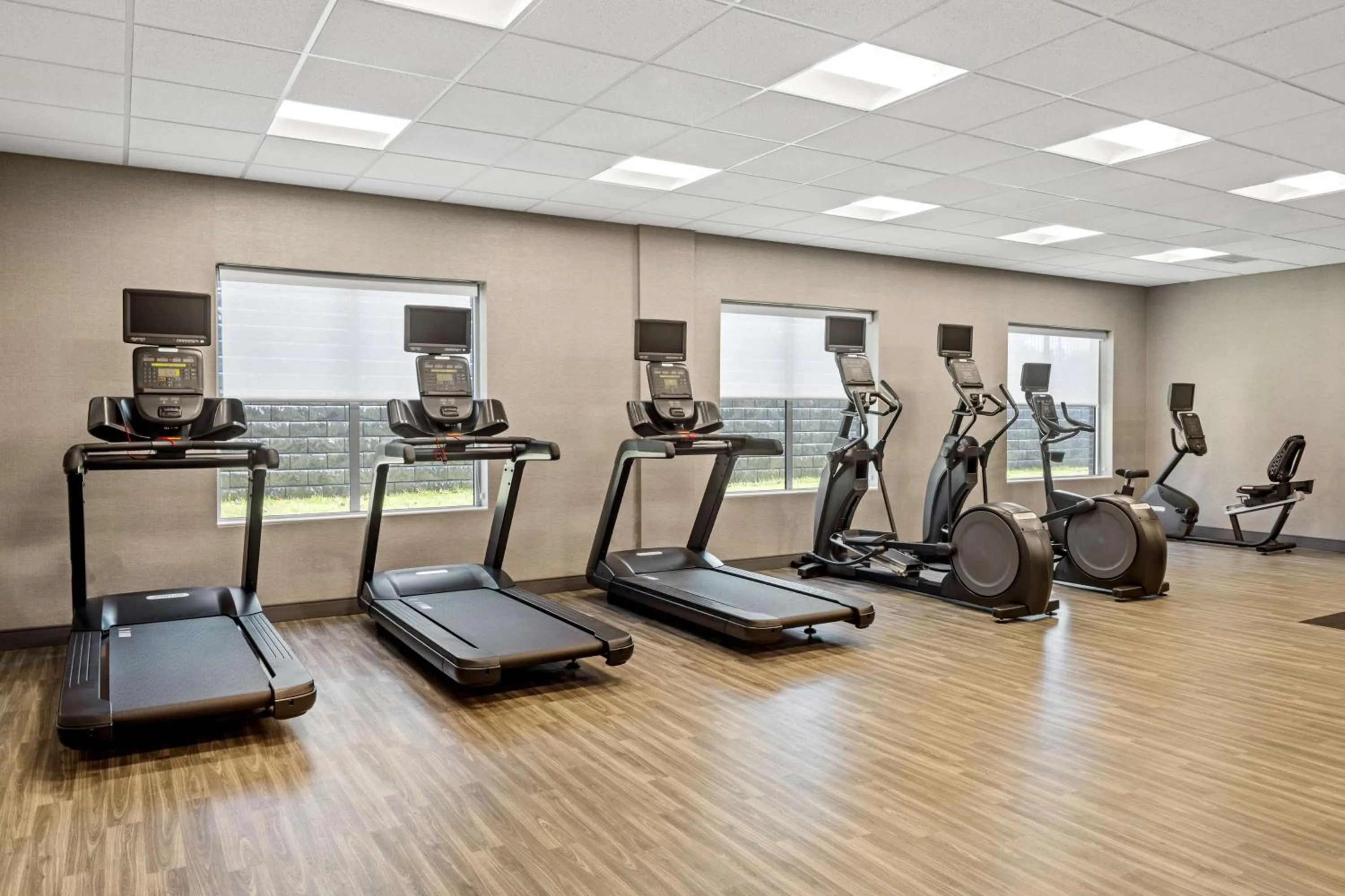 Fitness centre/facilities in Hampton Inn & Suites Cincinnati West, Oh