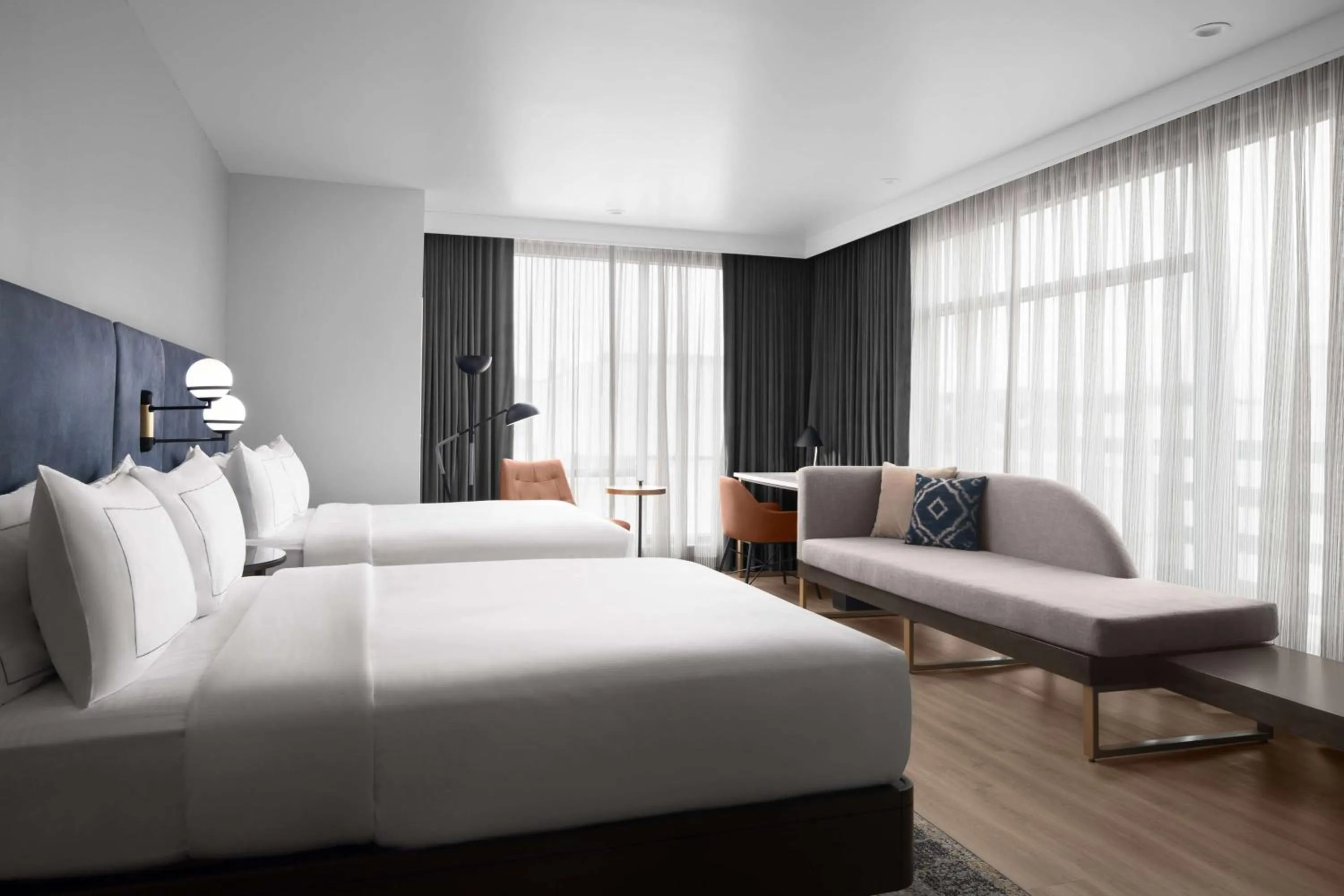 Living room, Bed in Hotel West & Main Conshohocken, Tapestry Collection Hilton