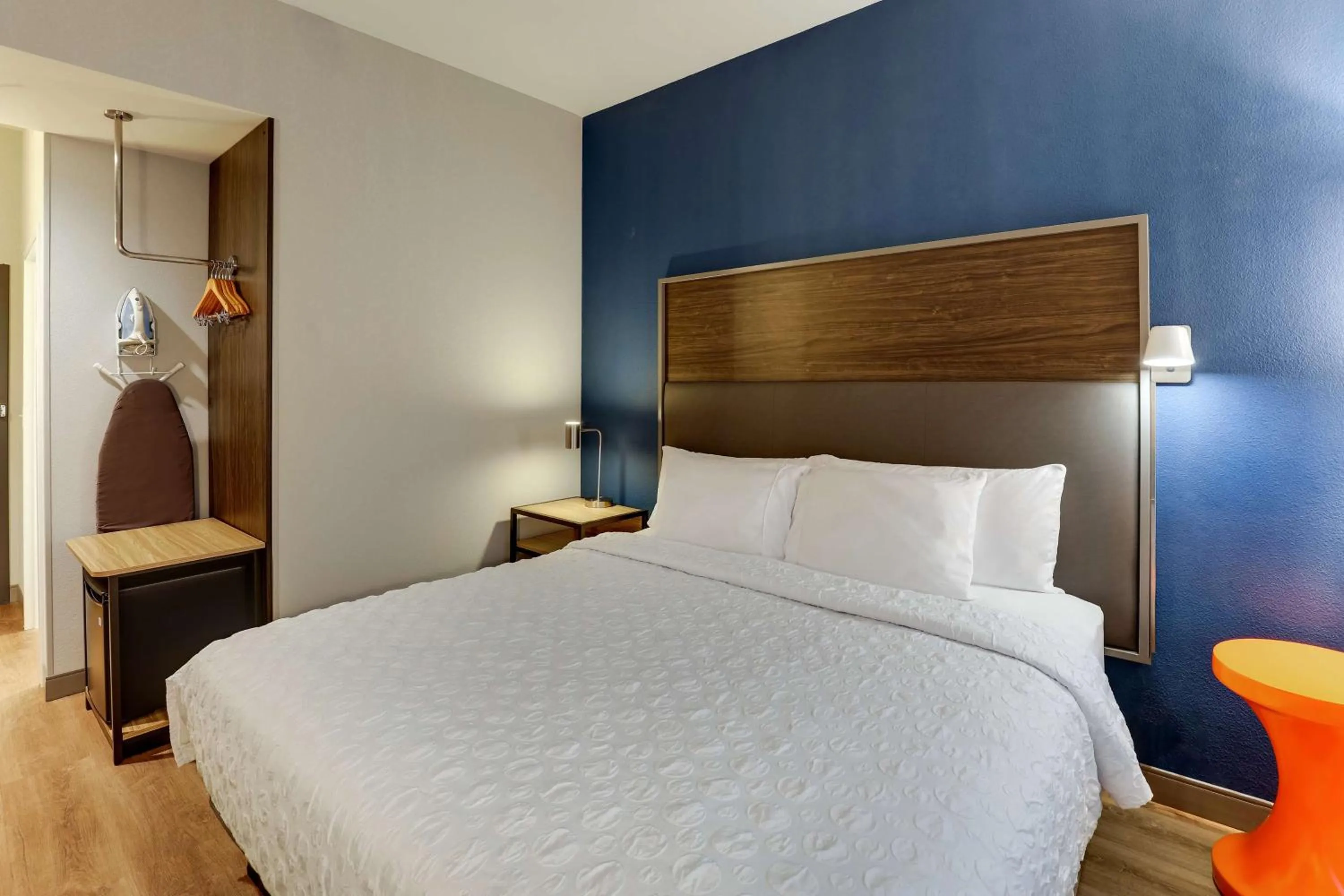 Bed in Tru By Hilton Raleigh Garner