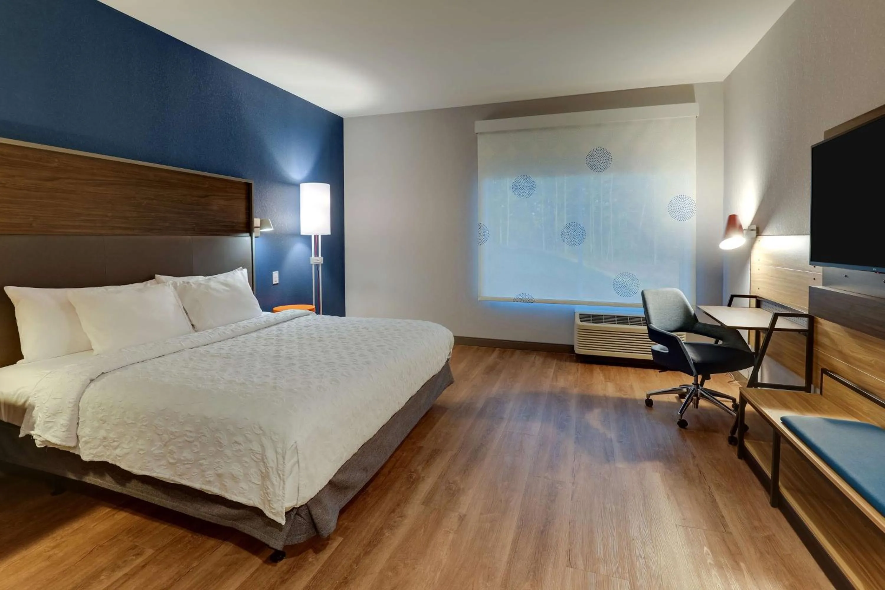 Bed in Tru By Hilton Raleigh Garner