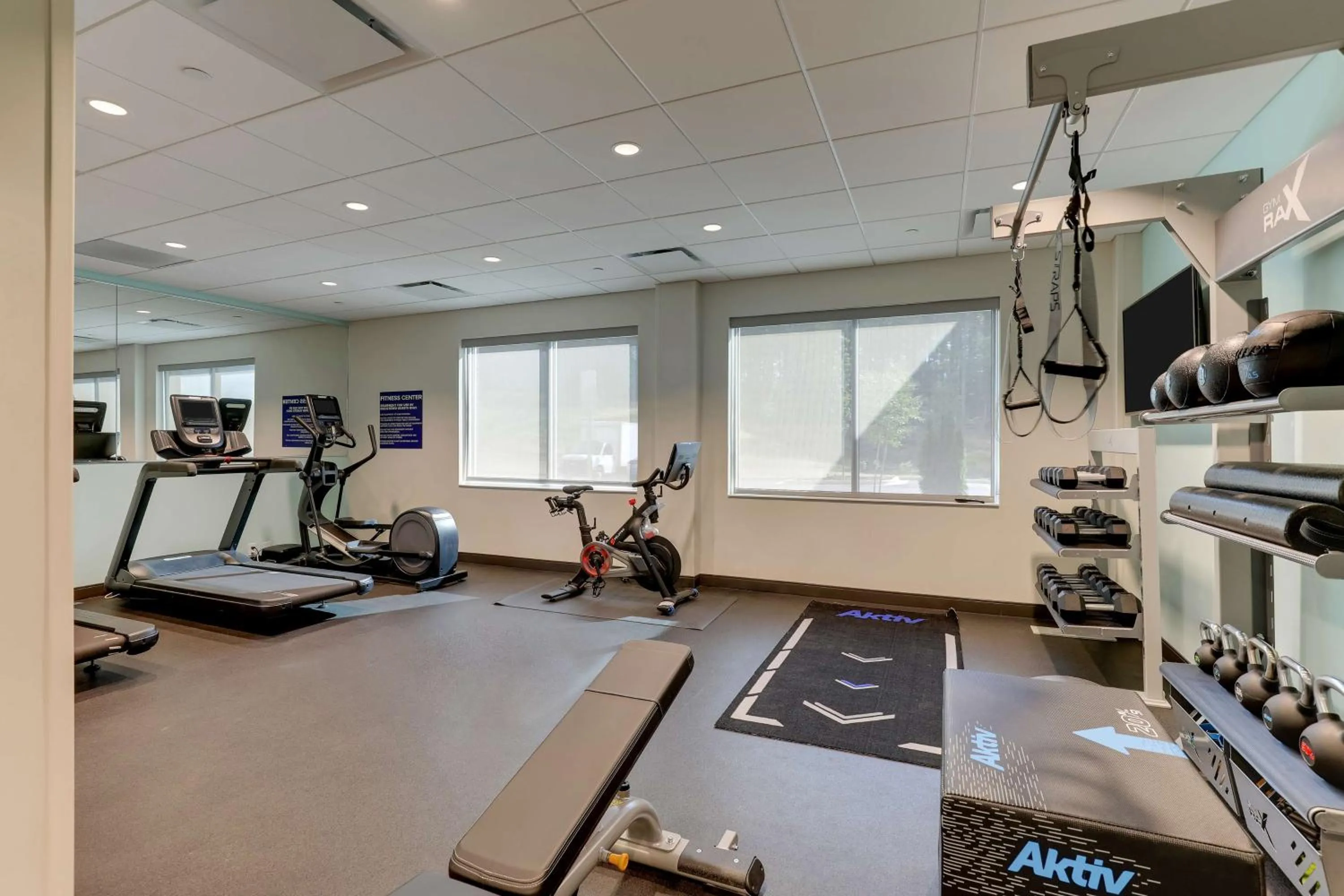 Fitness centre/facilities in Tru By Hilton Raleigh Garner