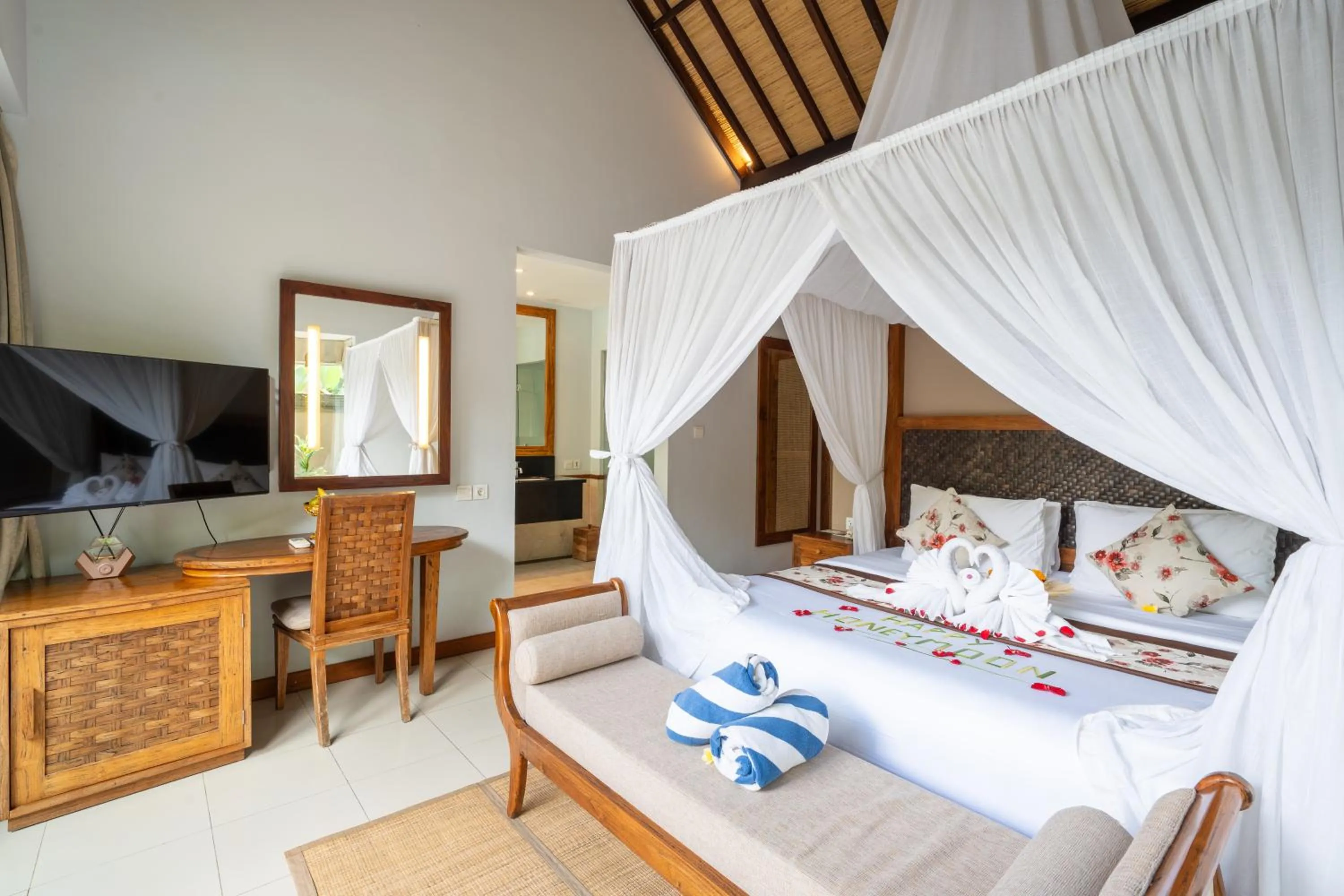 Bedroom, Bed in The Lokha Ubud Resort, Villas & SPA