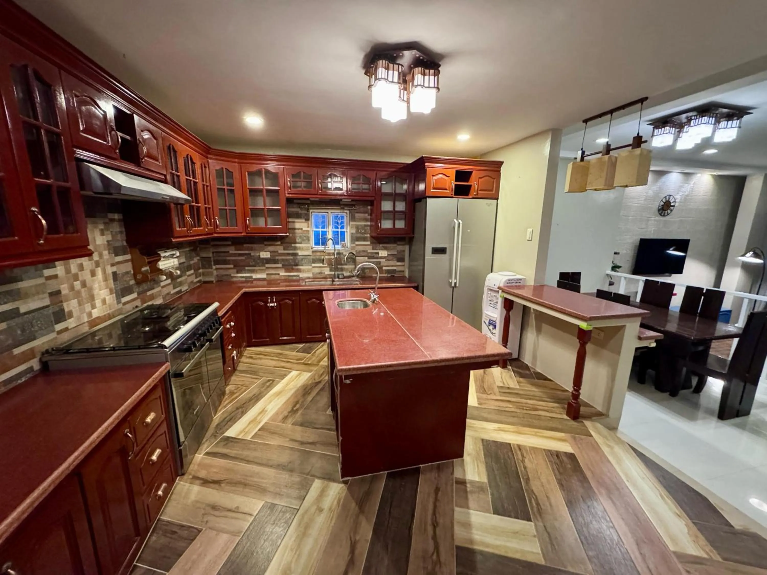 Kitchen or kitchenette in Red Coco Inn de Boracay