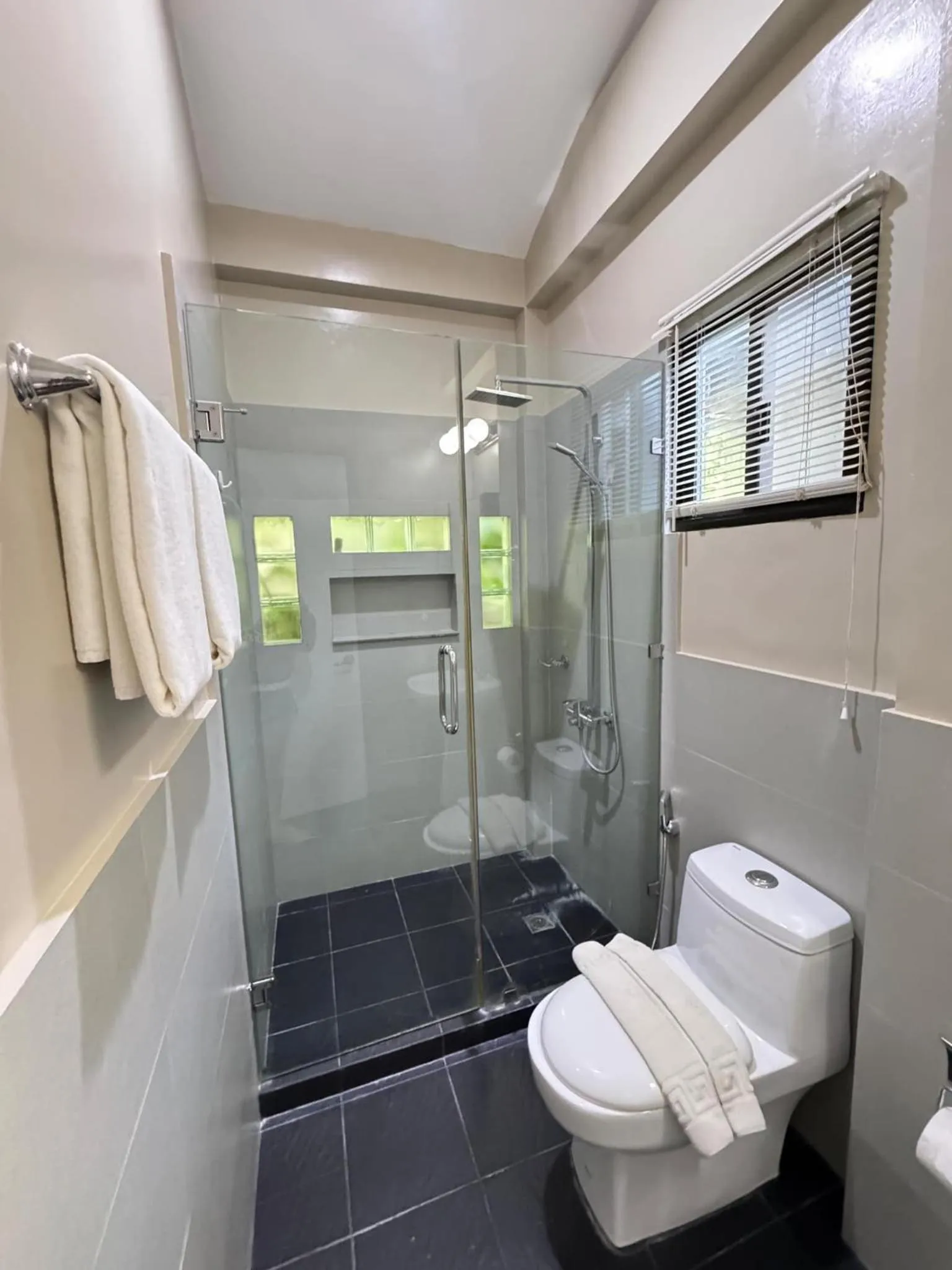 Bathroom in Red Coco Inn de Boracay