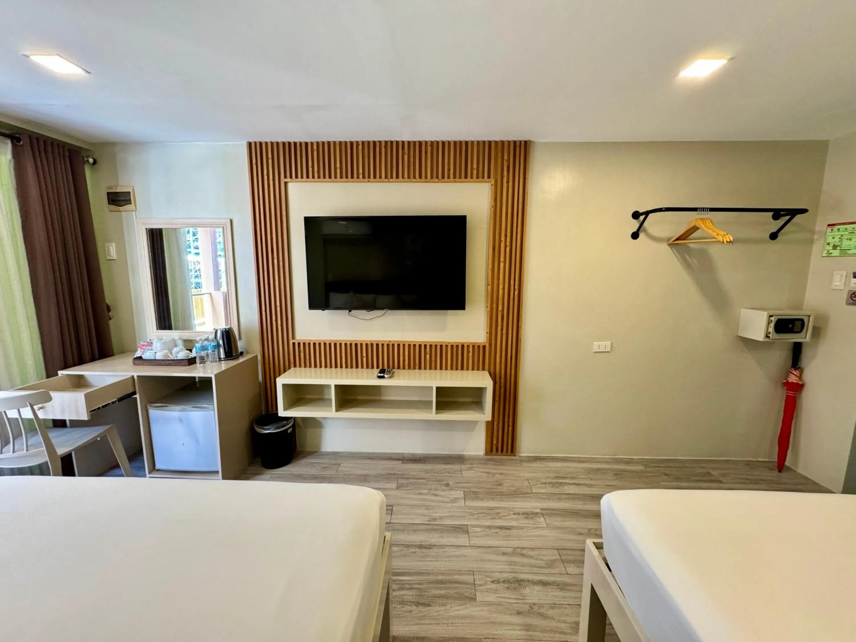 Bedroom, Bed in Red Coco Inn de Boracay