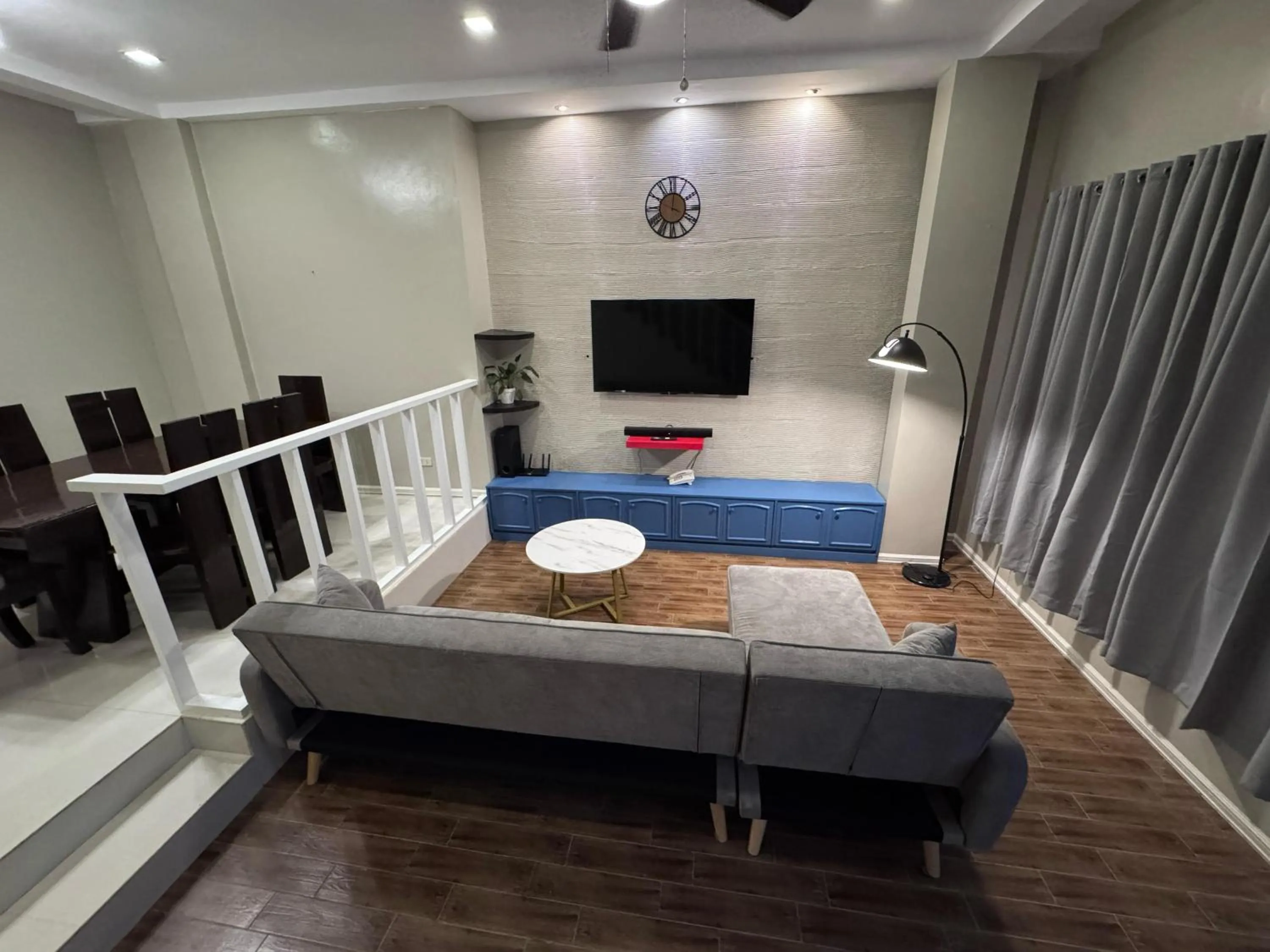 Living room, Bed in Red Coco Inn de Boracay