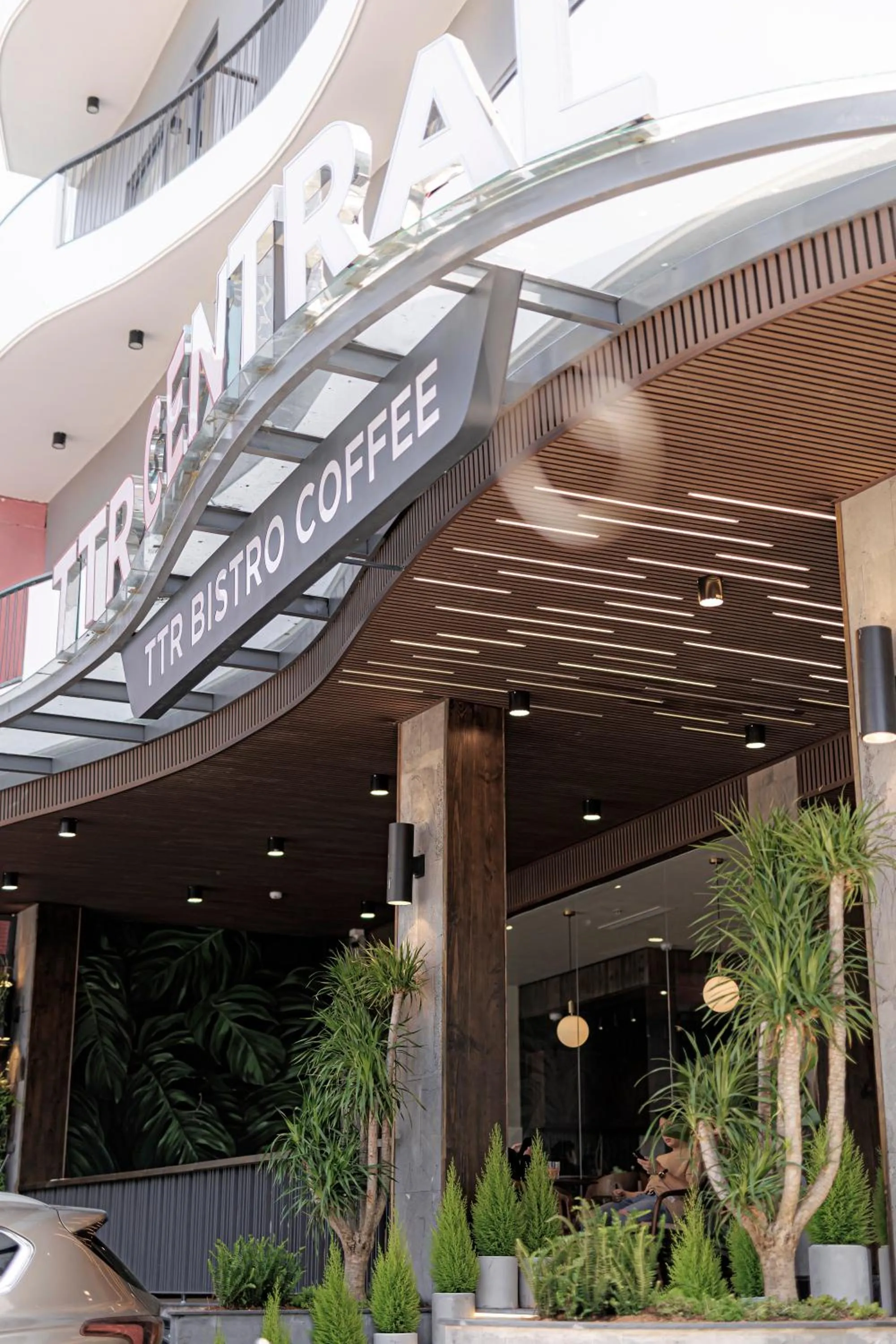 Garden in TTR Central Apart Hotel