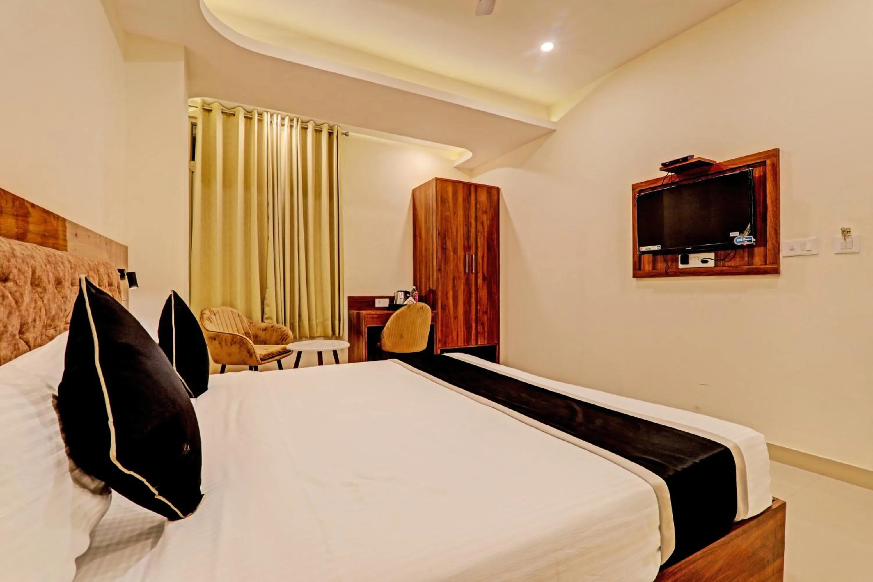 Photo of the whole room, Bed in Hotel Heera Grand