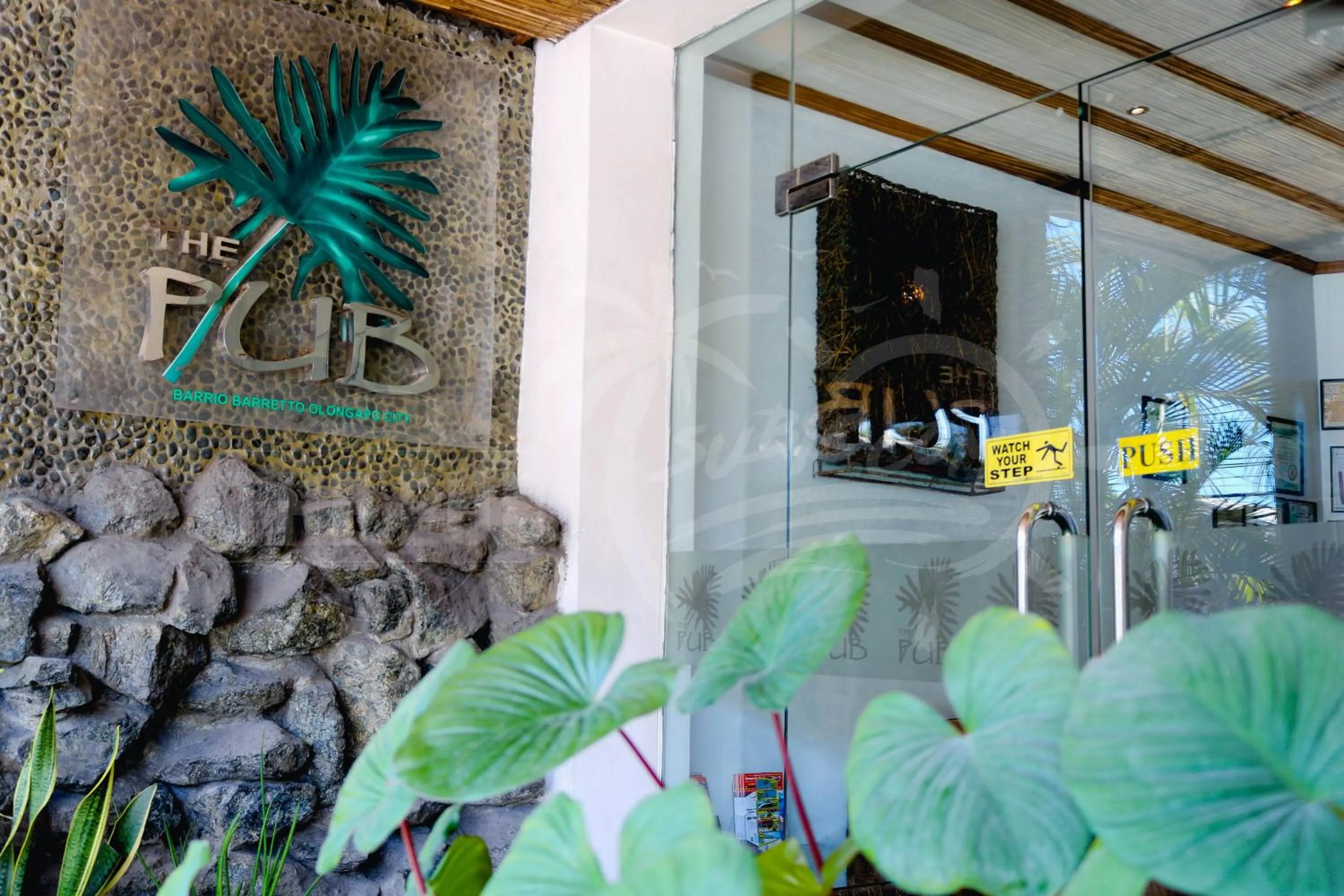 Facade/entrance in The Pub Hotel