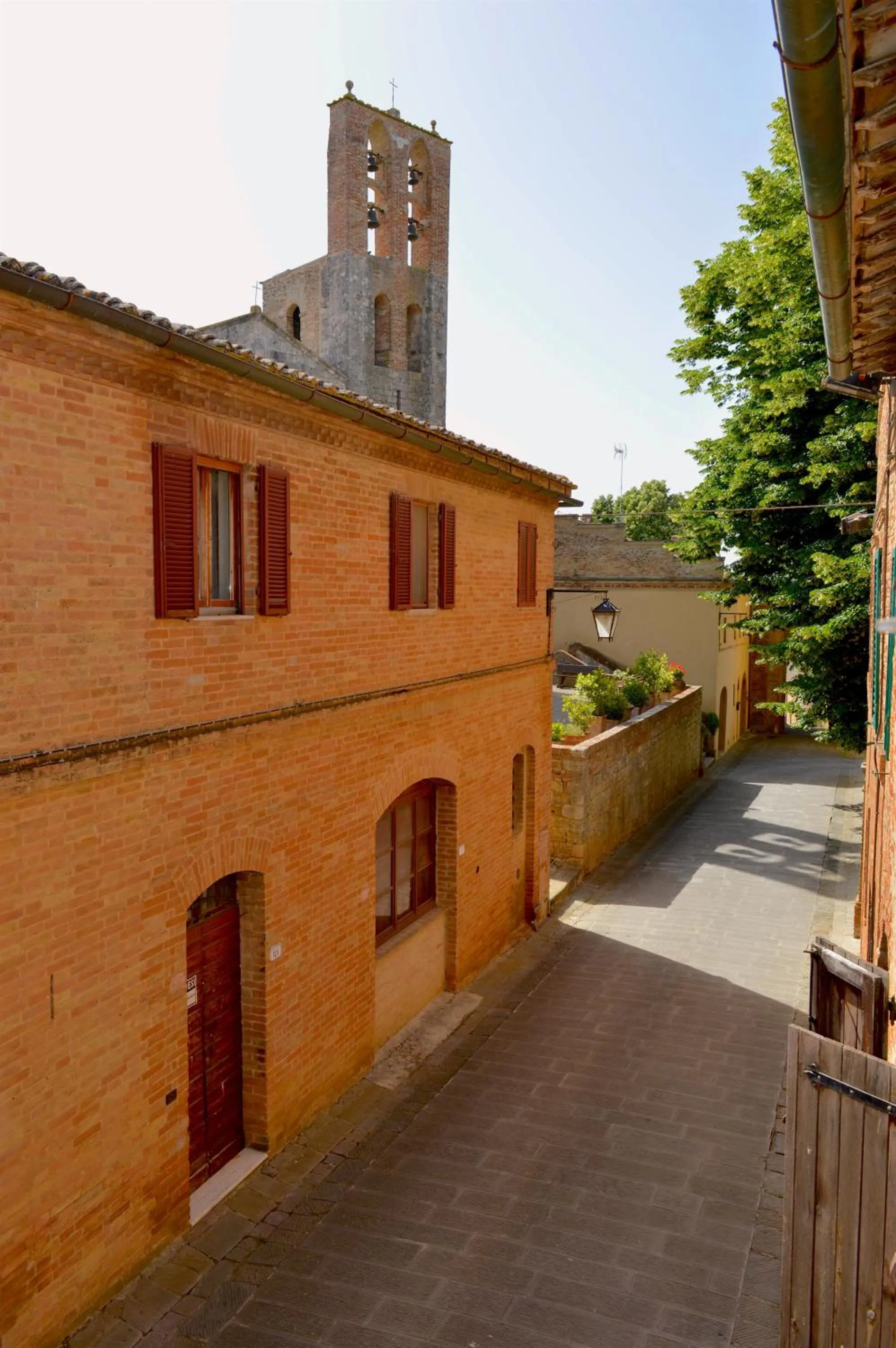 Property building in Hotel Ristorante Borgo Antico