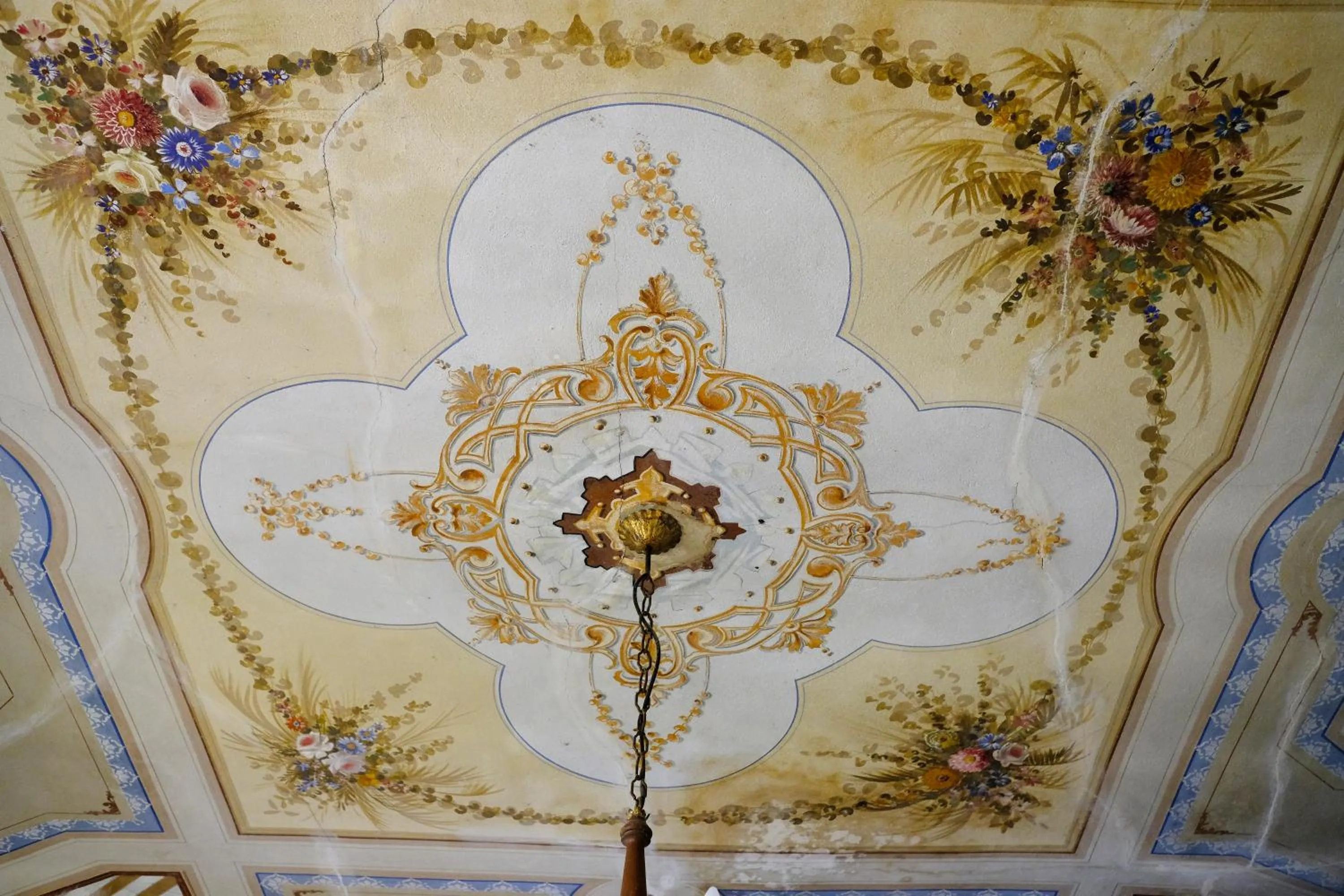 Property building in Al Tuscany