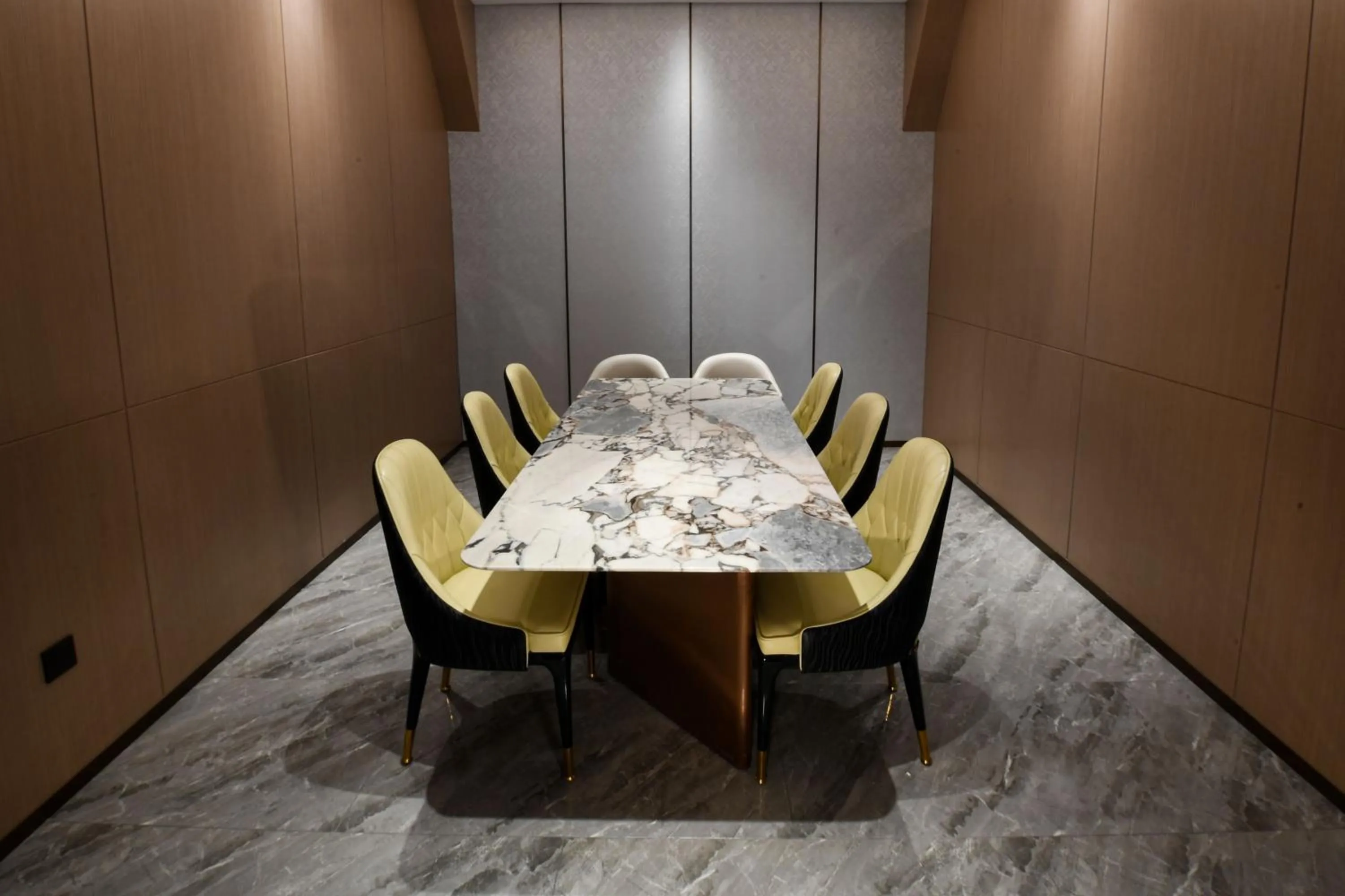 Meeting/conference room in Holiday Inn Express Tianjin Binhai by IHG