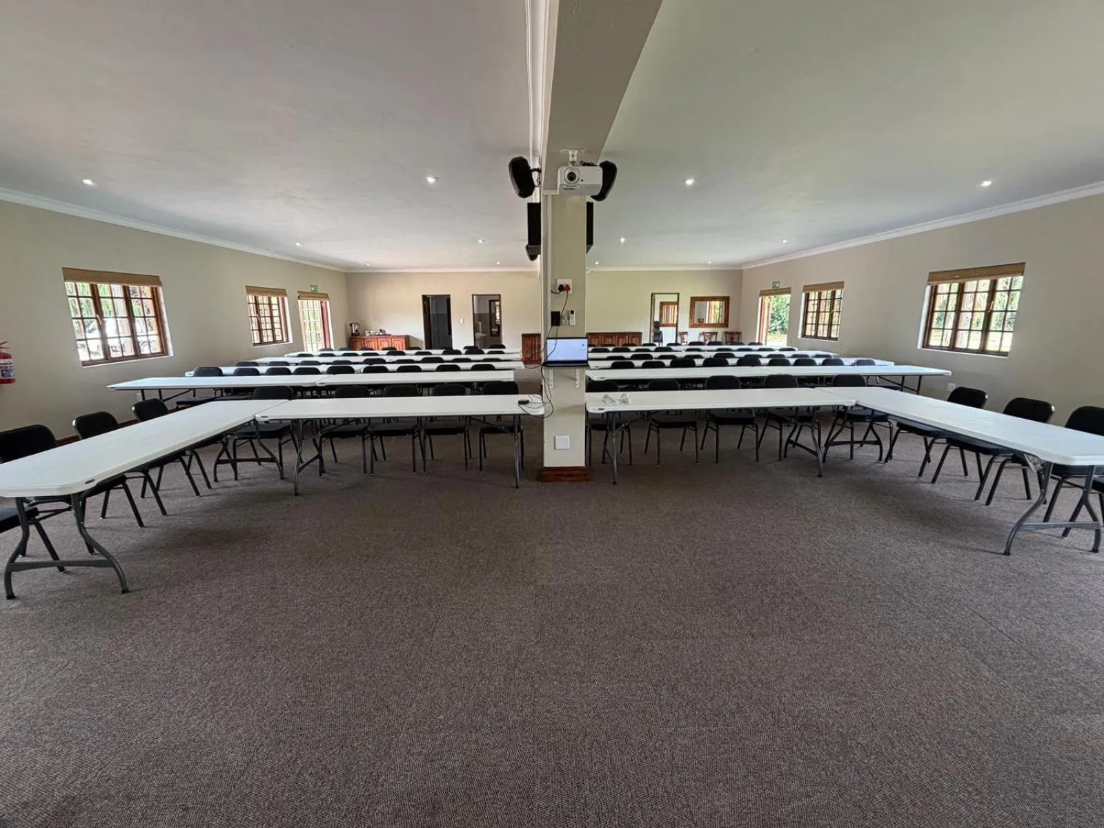 Hotel Nomad Belvedere Lodge