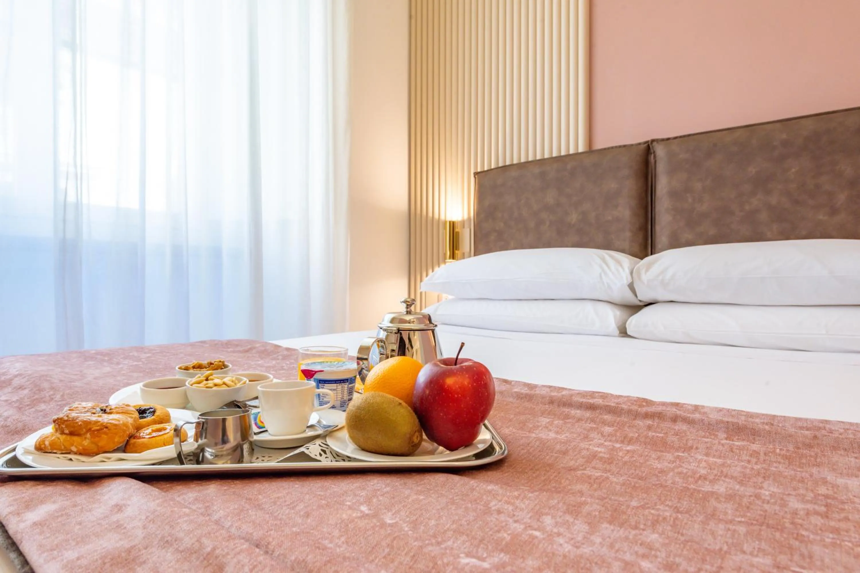 Bed in Best Western Hotel Artdeco