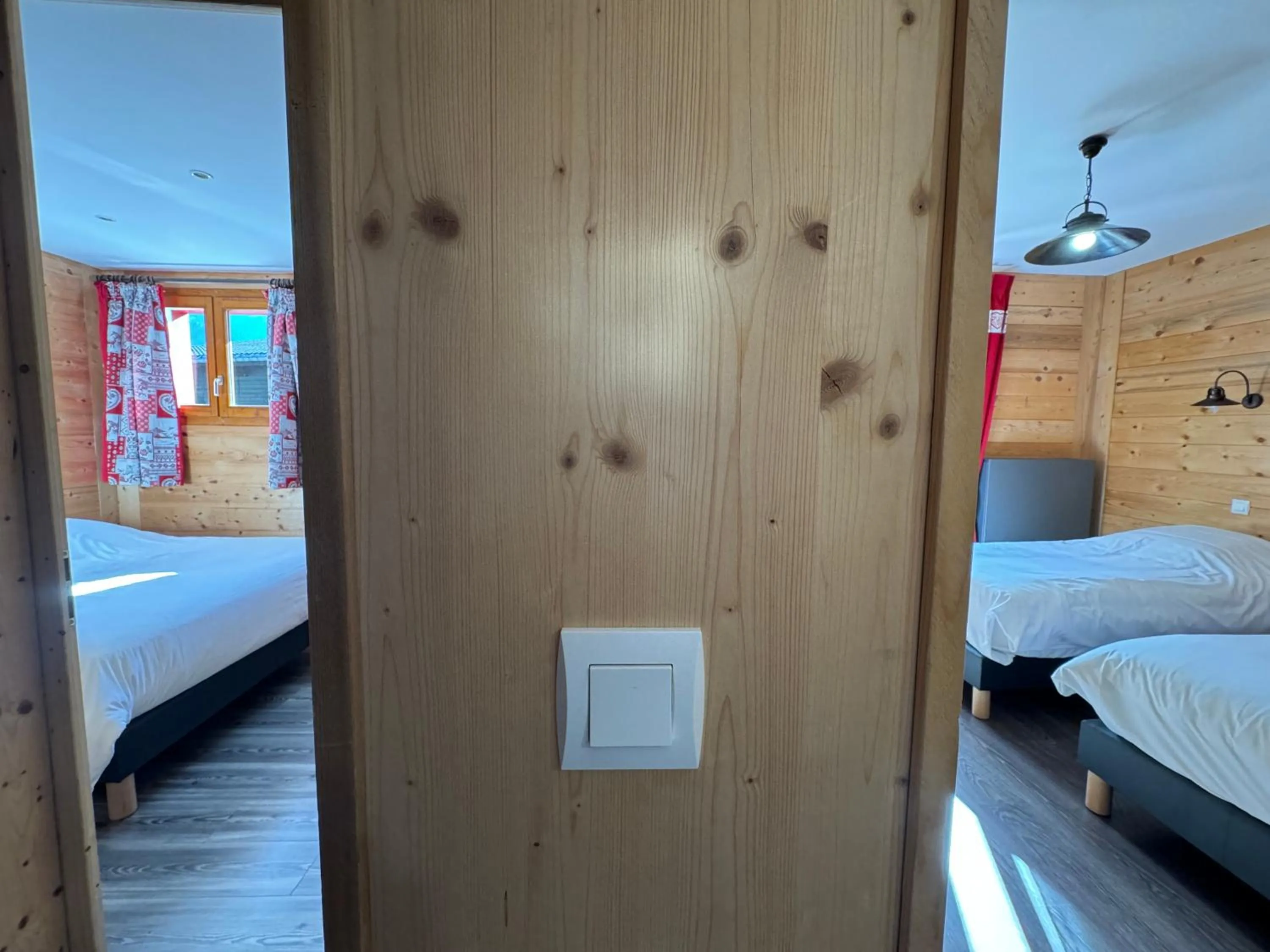 View (from property/room), Bed in Le Schuss