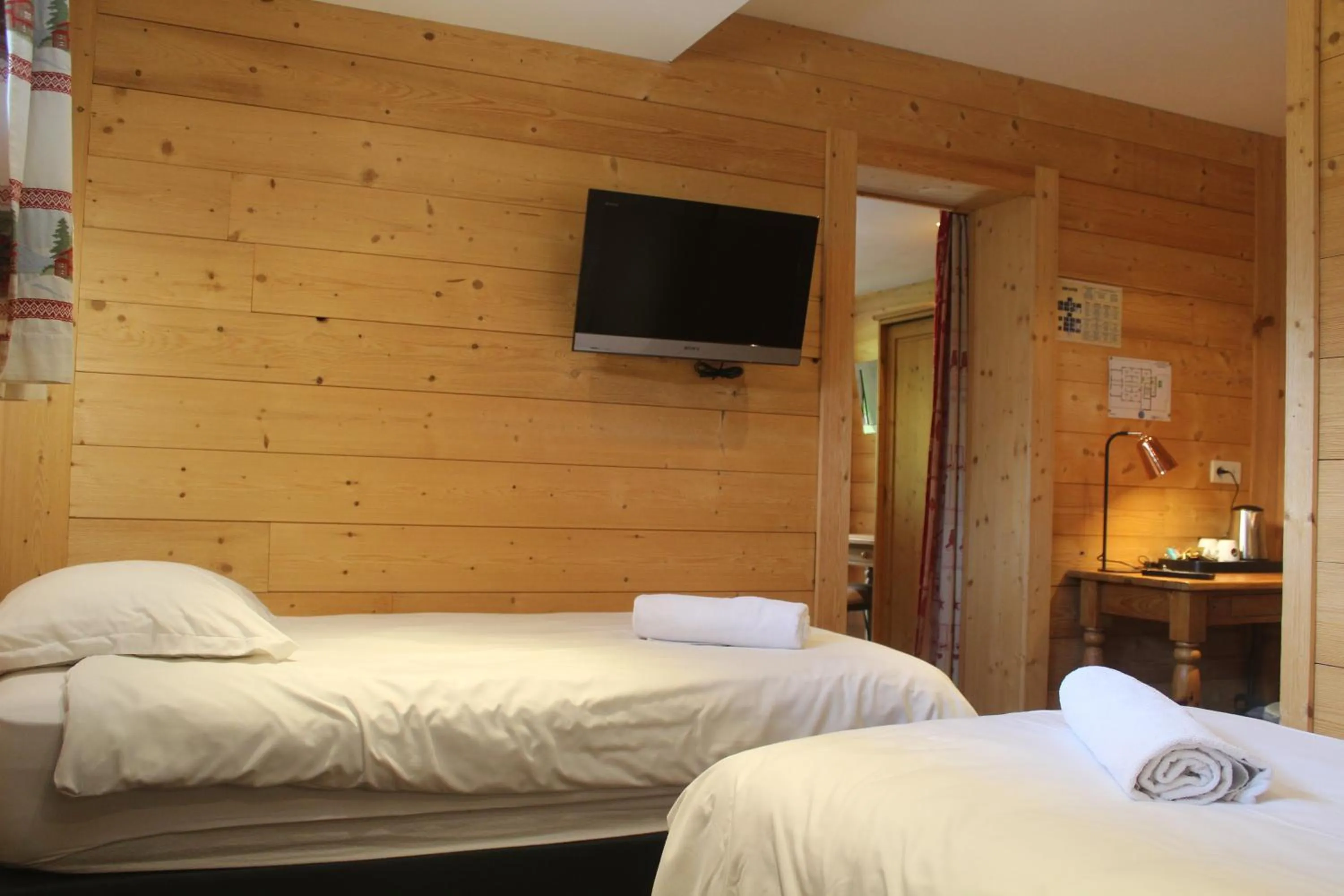 Photo of the whole room, Bed in Le Schuss