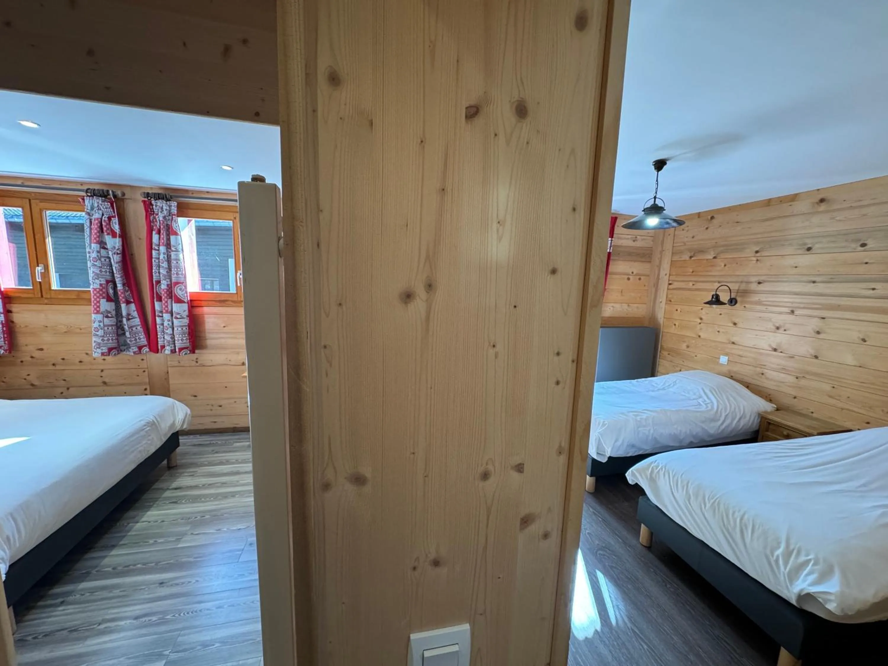 View (from property/room), Bed in Le Schuss