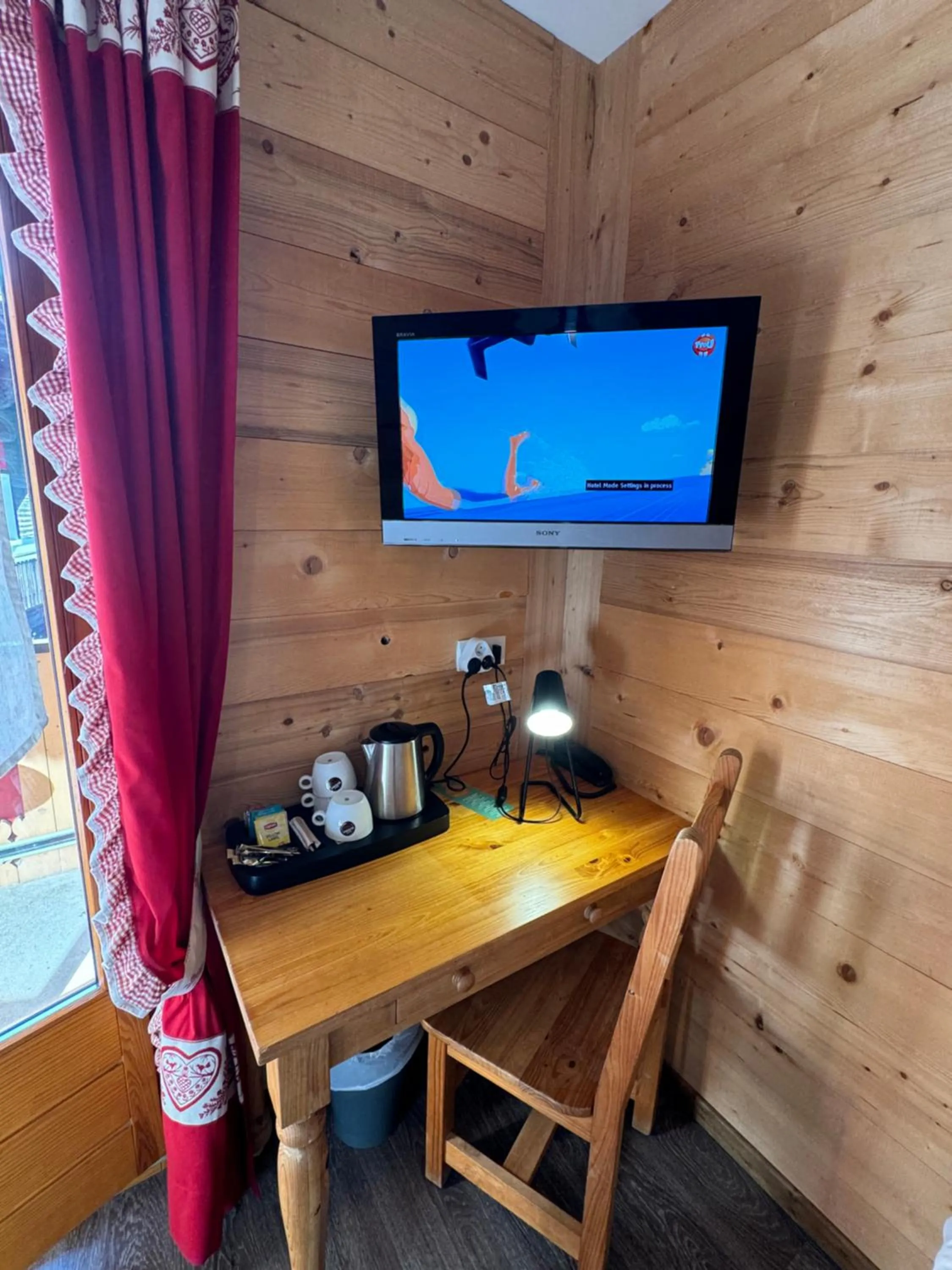 Coffee/tea facilities in Le Schuss