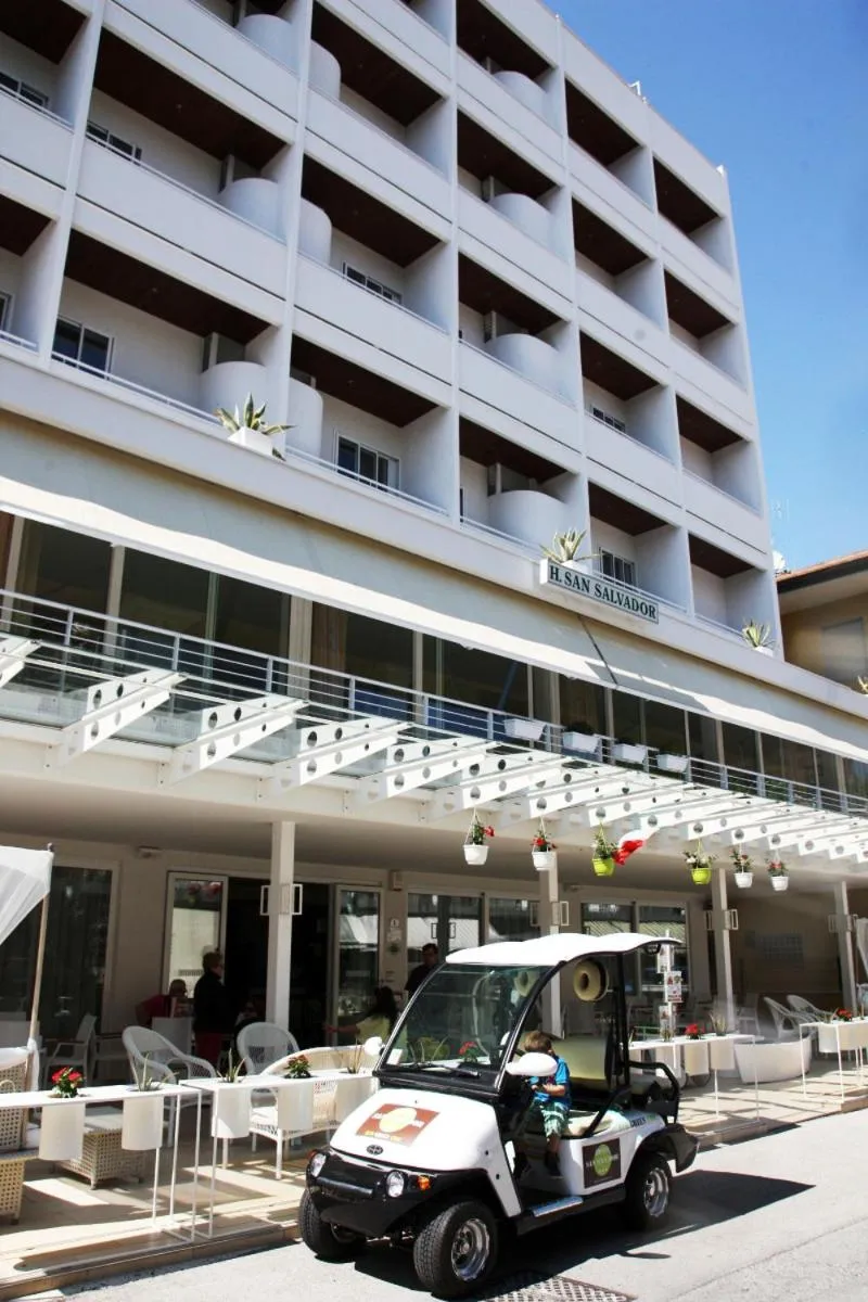 Facade/entrance in Hotel San Salvador