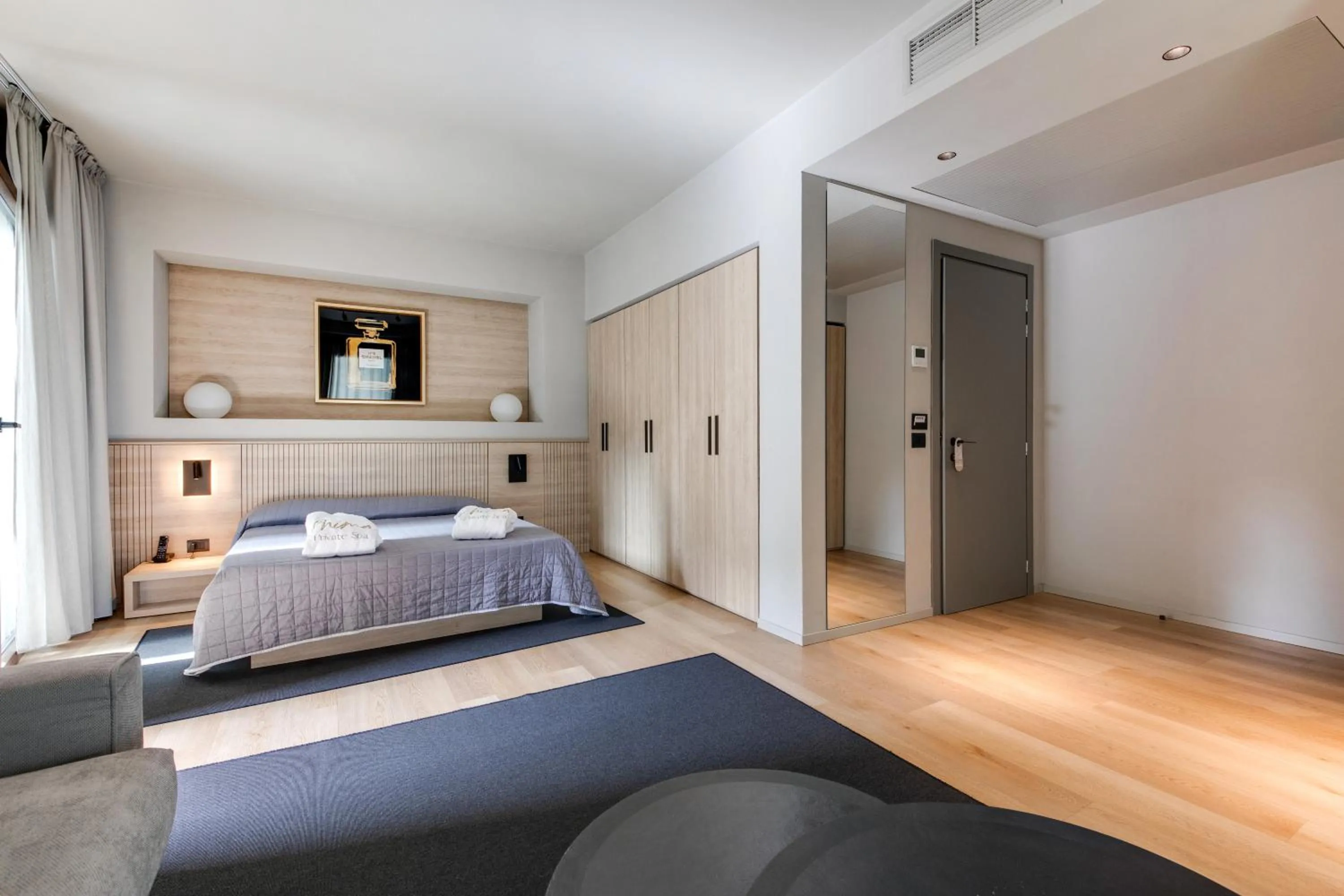 Photo of the whole room, Bed in Mima Aparthotel Boutique & Spa