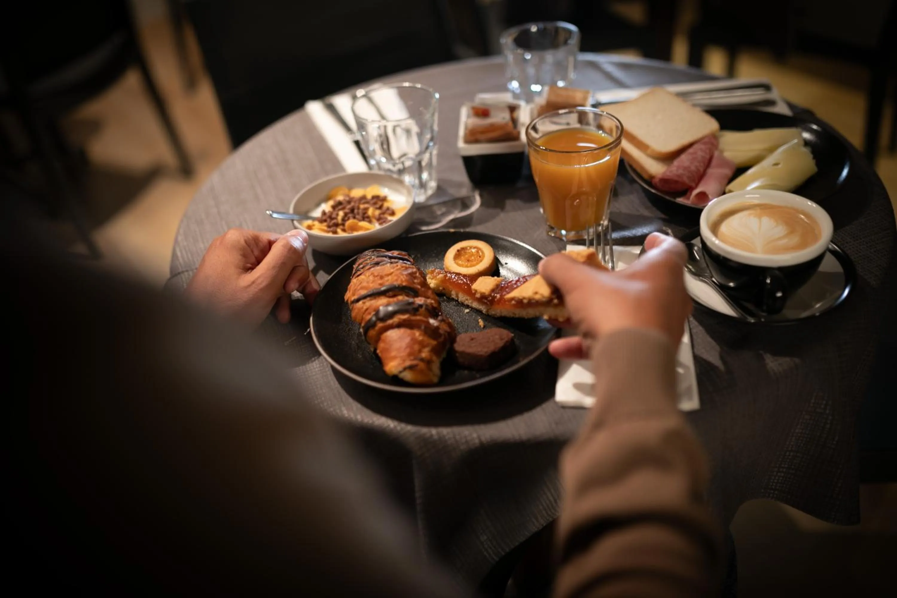 Breakfast in Mima Aparthotel Boutique & Spa