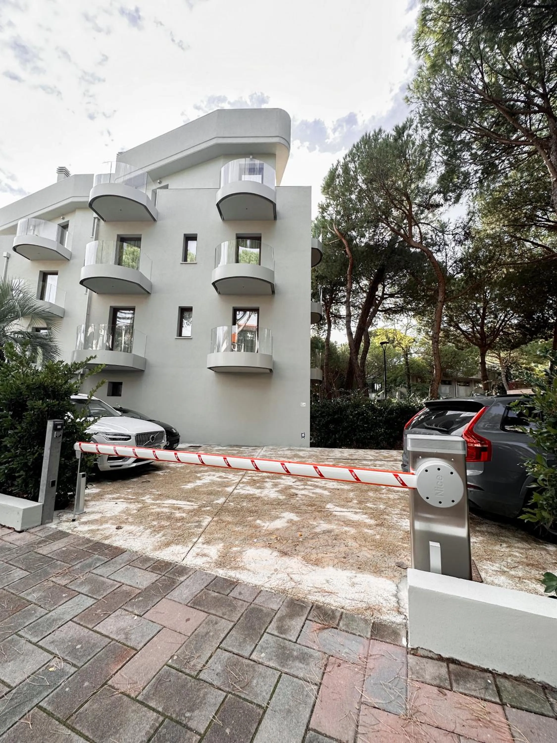 Parking in Mima Aparthotel Boutique & Spa