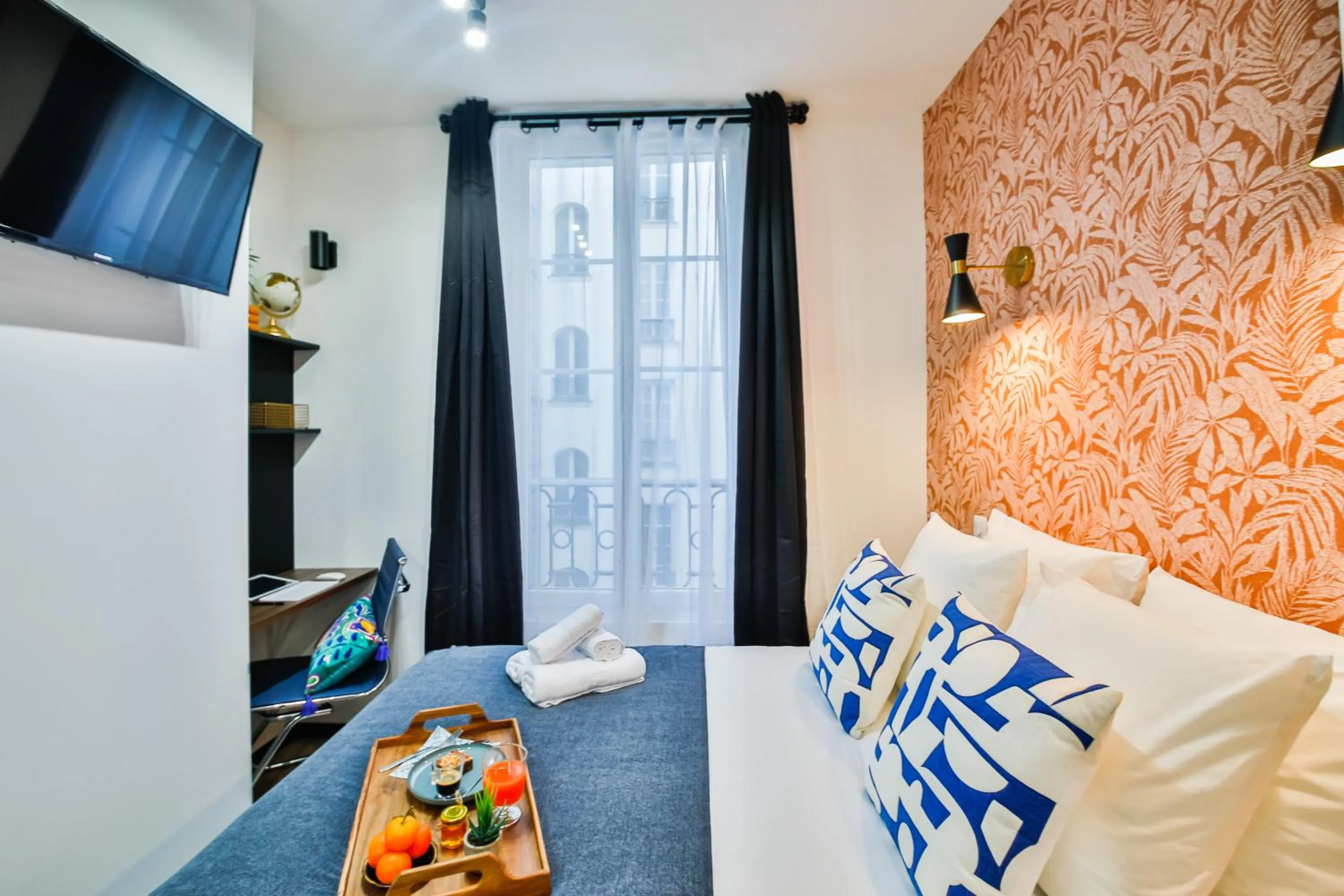 TV and multimedia, Bed in WS Opéra - Laffitte