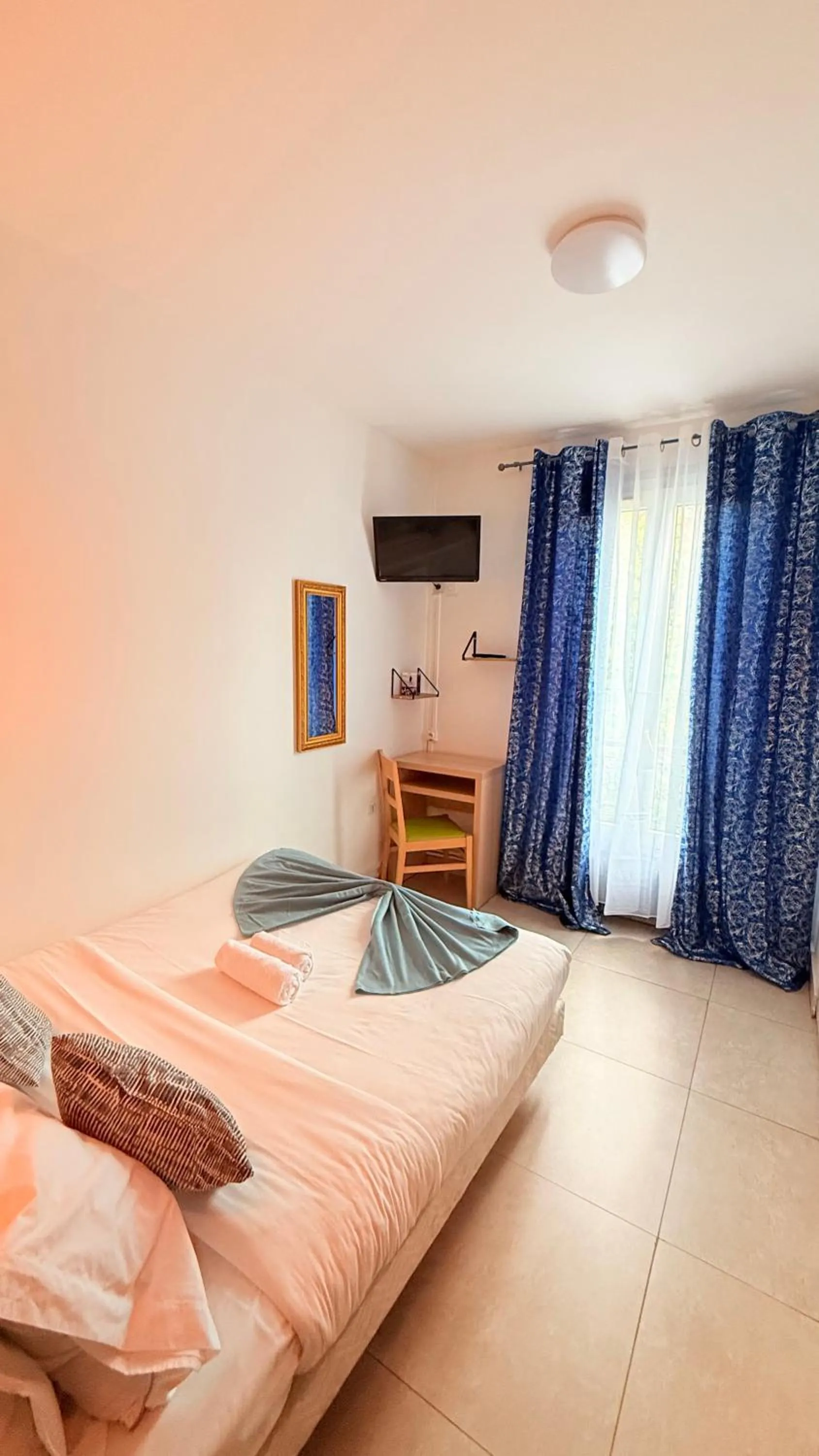 Bed in Hôtel de Choisy