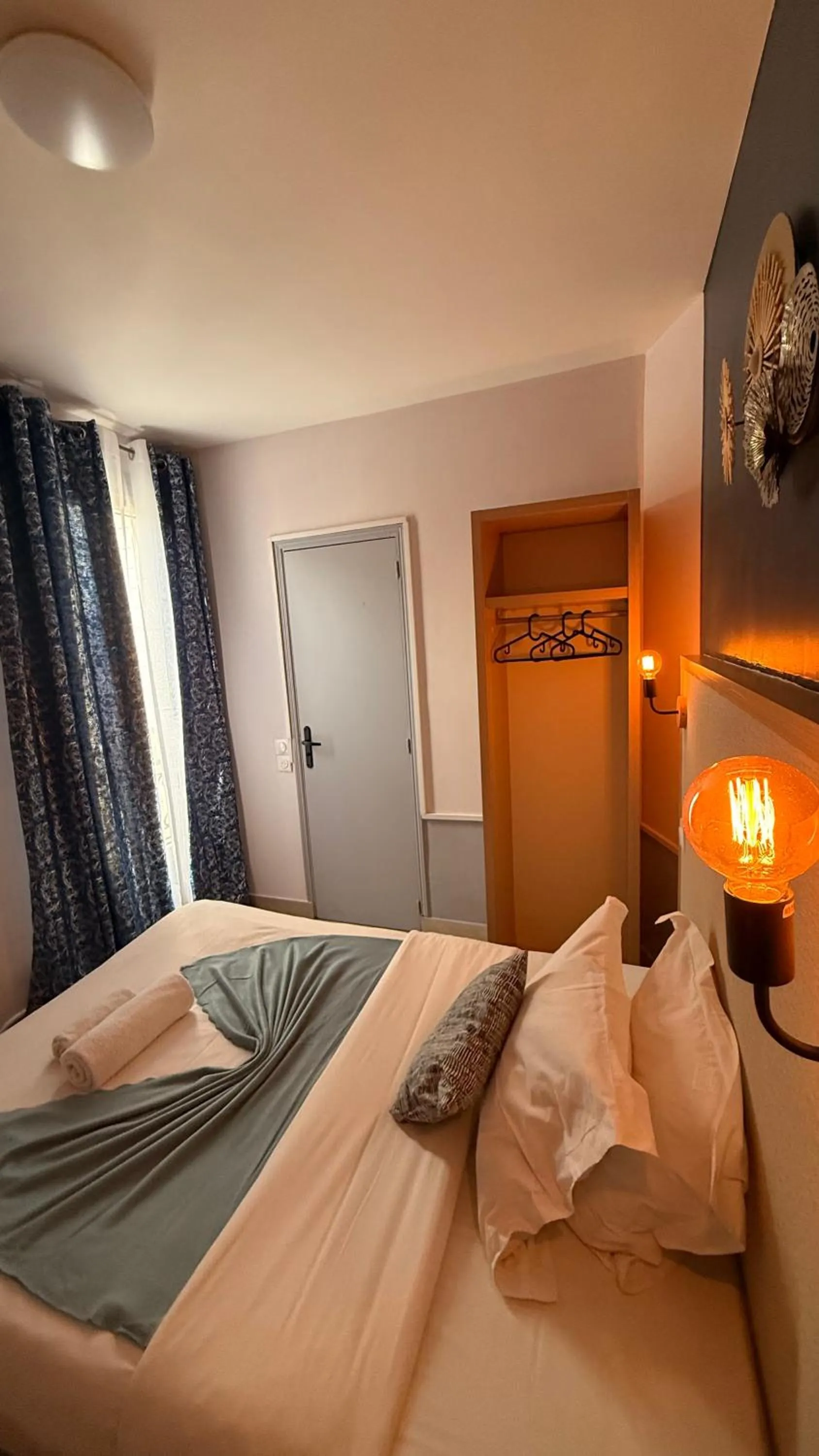 Bed in Hôtel de Choisy