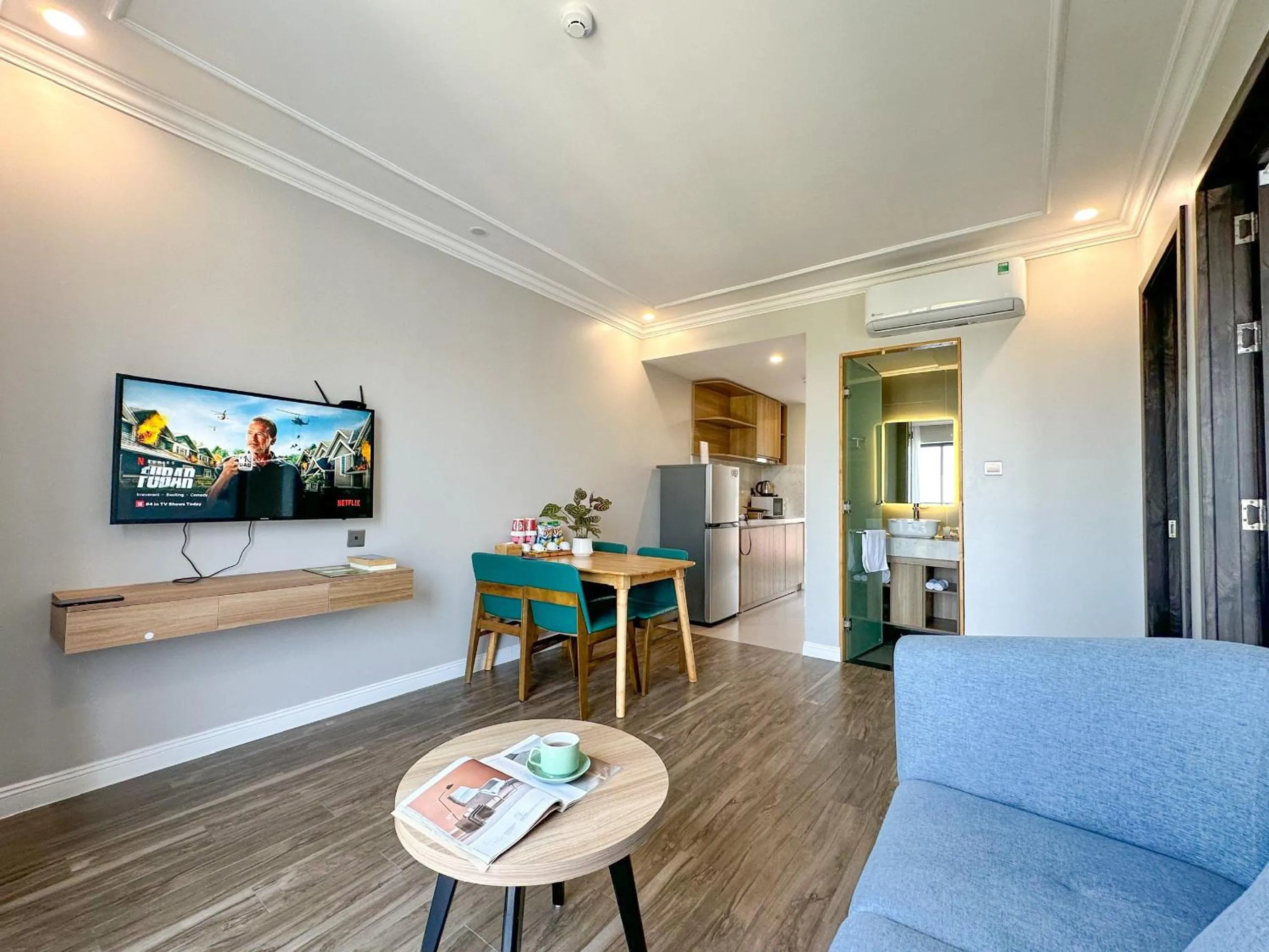 TV and multimedia in Le Cap Gym Hotel & Apartments