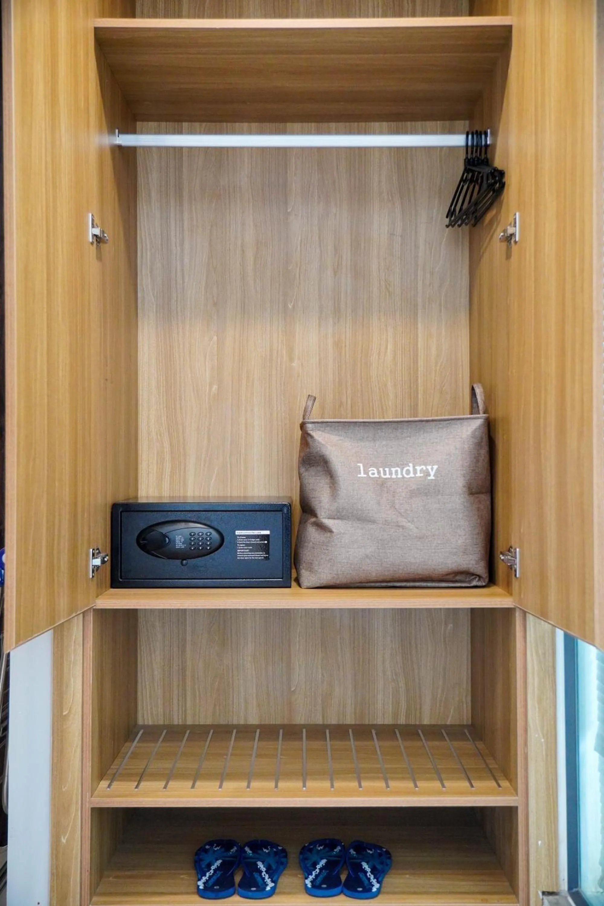 safe in Le Cap Gym Hotel & Apartments