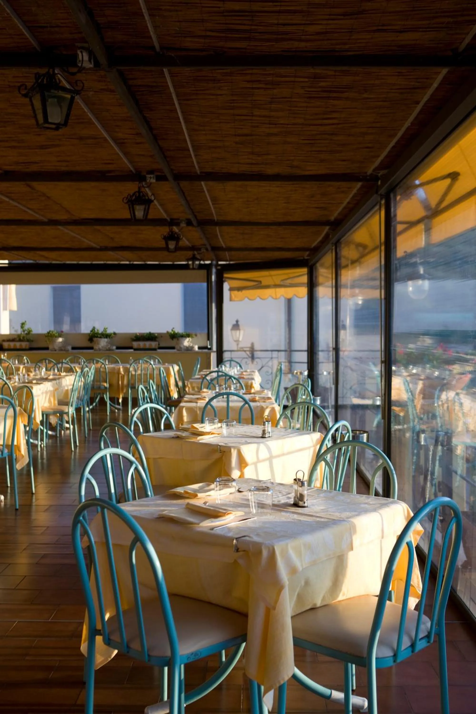 Restaurant/places to eat in Hotel La Primavera