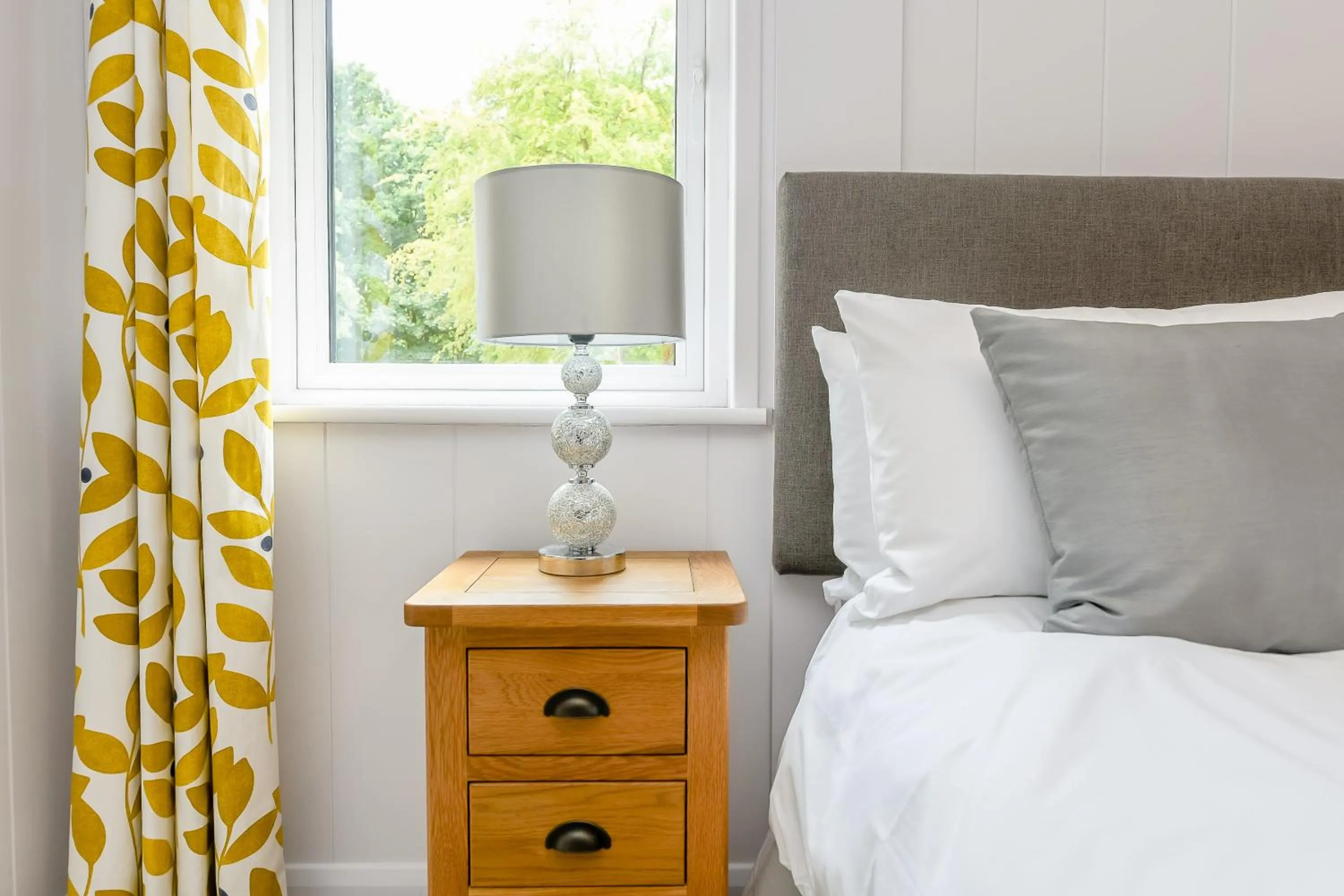 Bed in Woolverstone Marina and Lodge Park