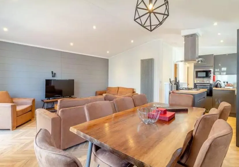 TV and multimedia in Woolverstone Marina and Lodge Park