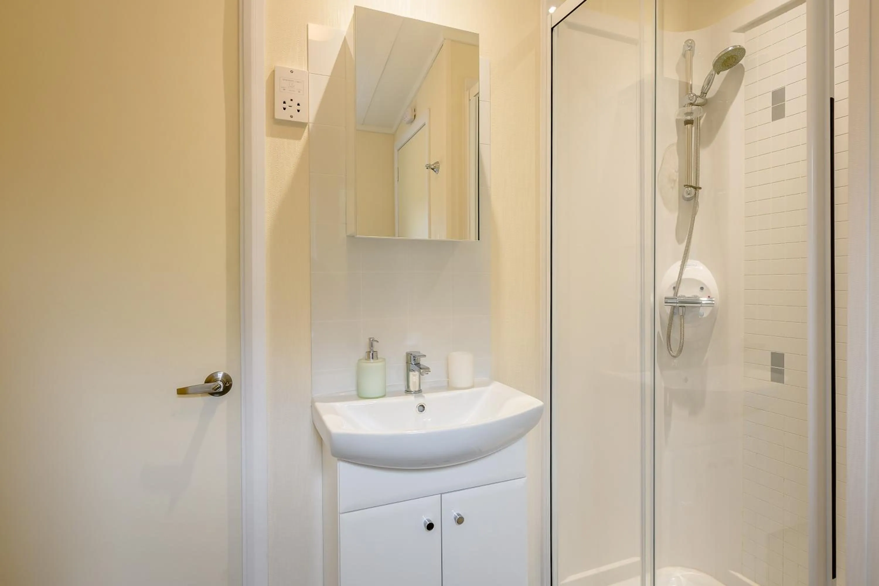 Shower in Woolverstone Marina and Lodge Park