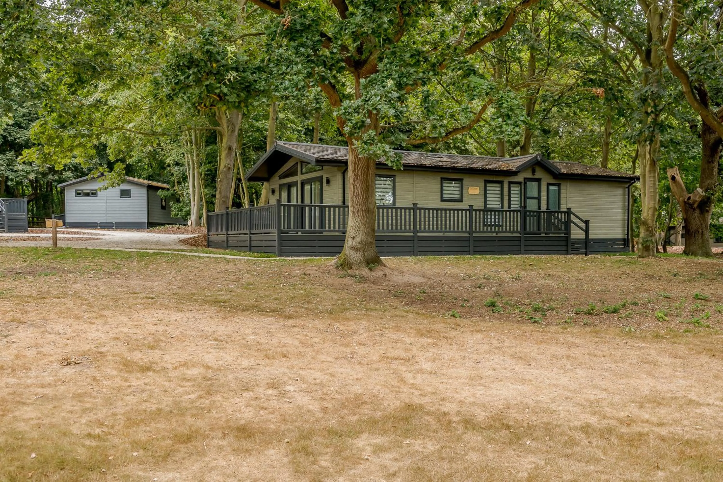 Property building in Woolverstone Marina and Lodge Park