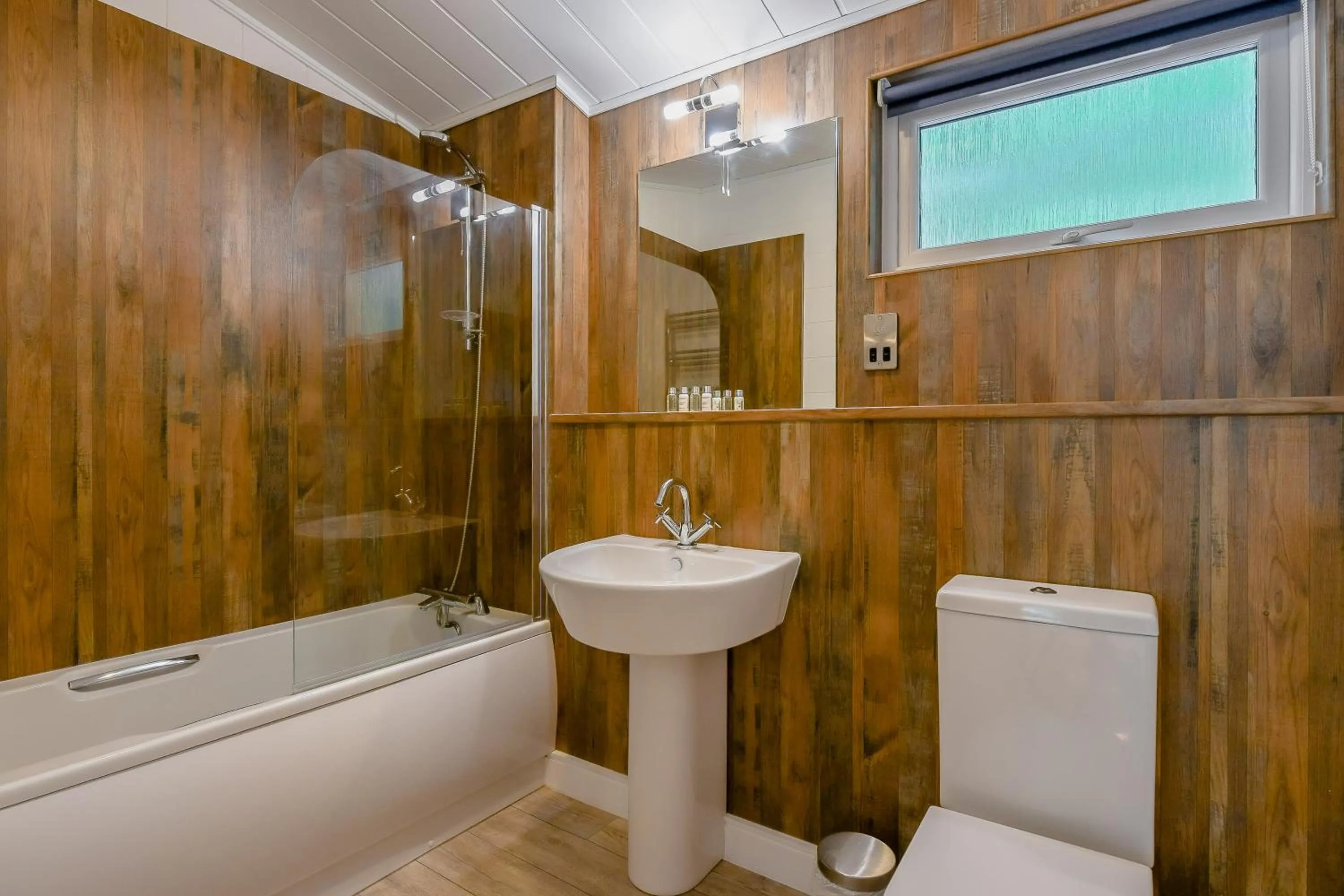 Shower in Woolverstone Marina and Lodge Park