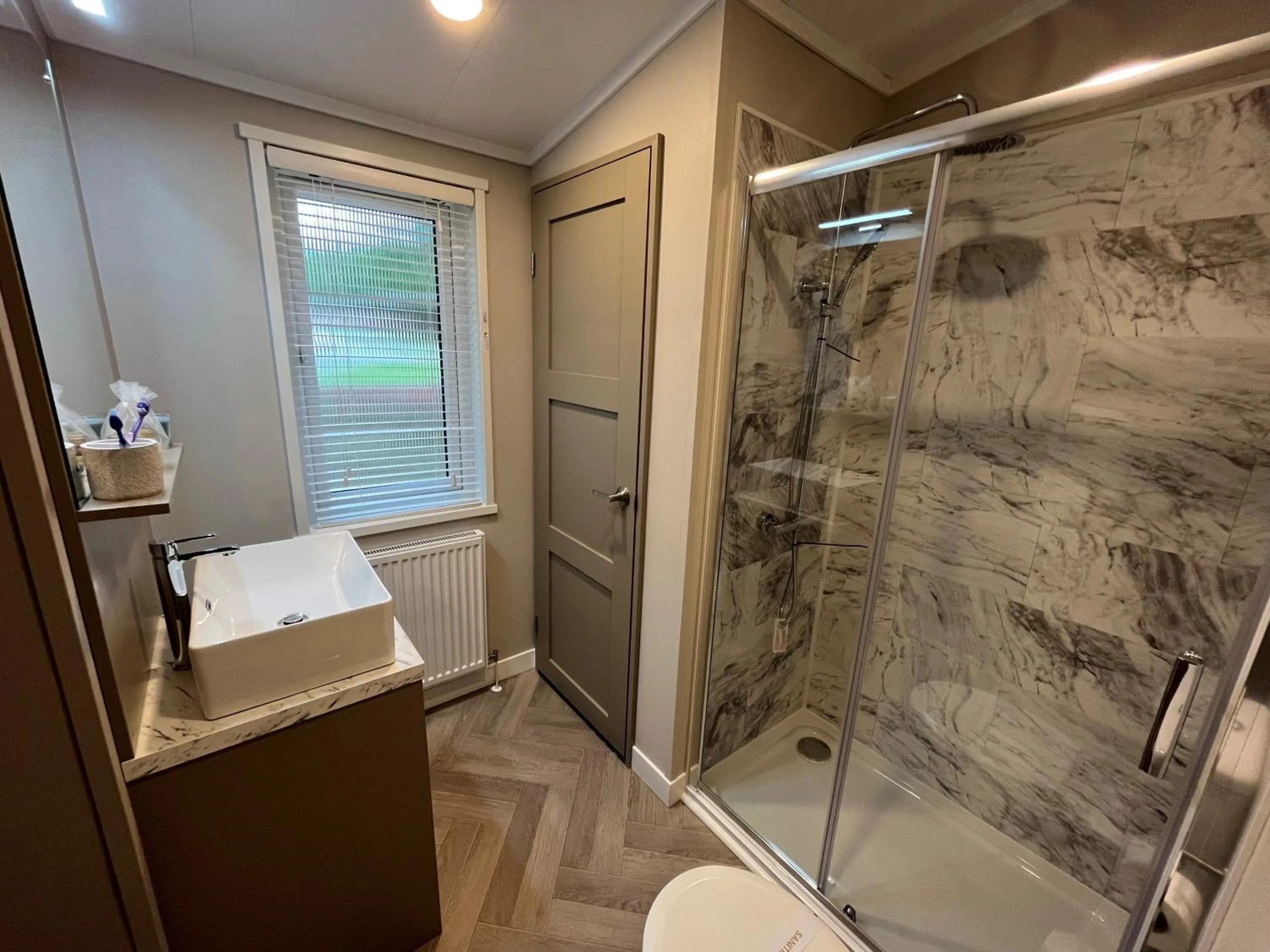 Shower in Woolverstone Marina and Lodge Park