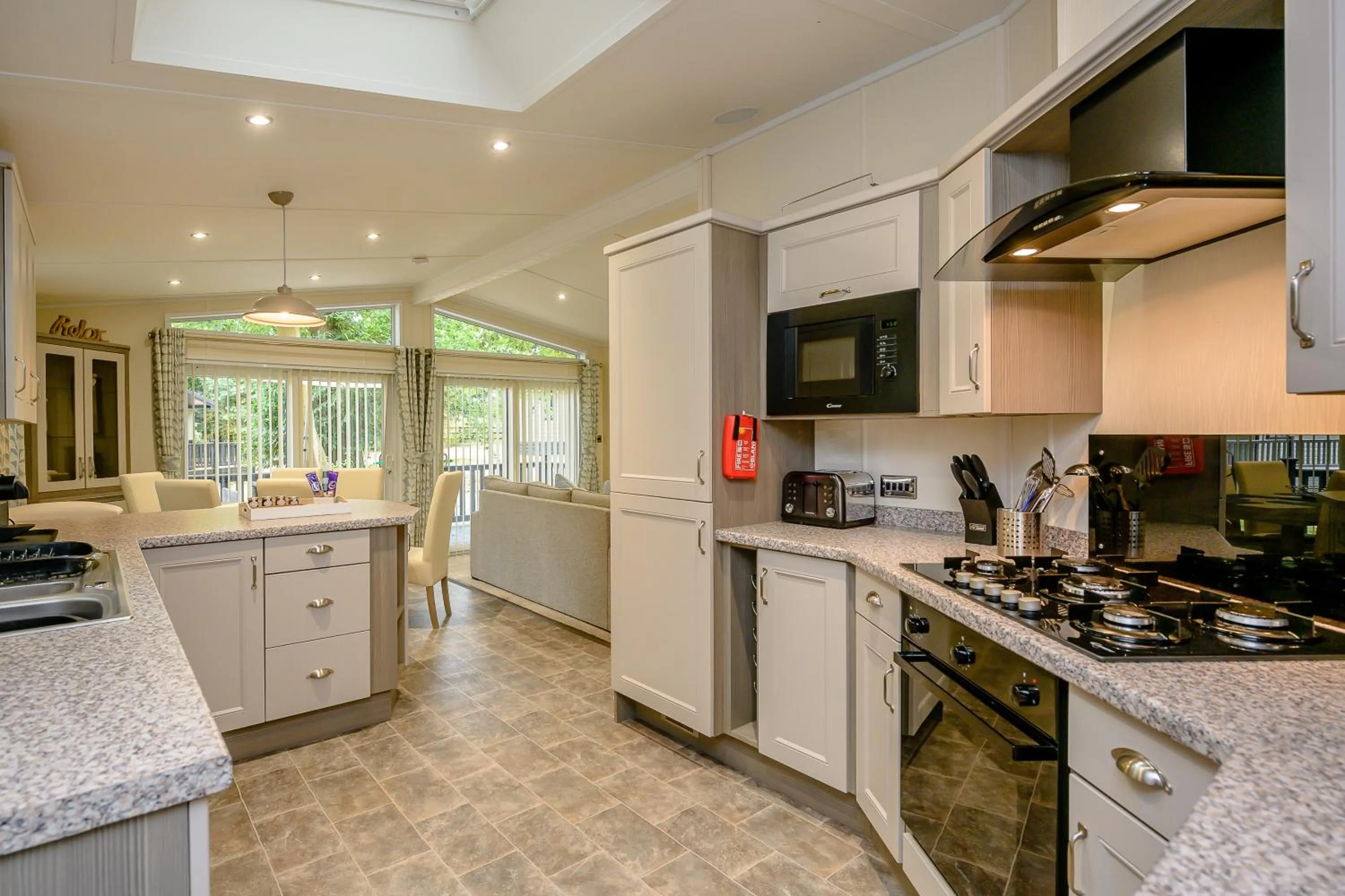 Kitchen or kitchenette in Woolverstone Marina and Lodge Park