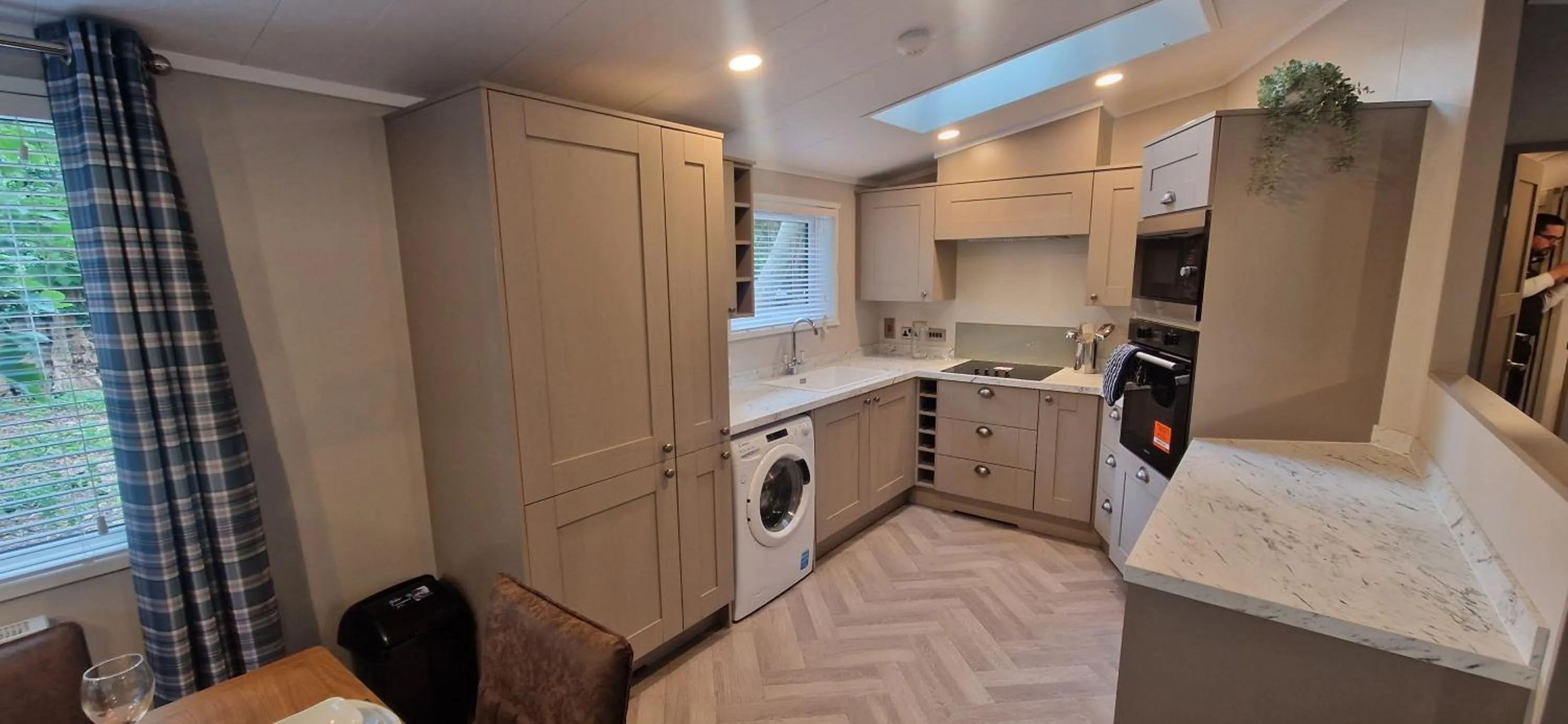 Kitchen or kitchenette in Woolverstone Marina and Lodge Park