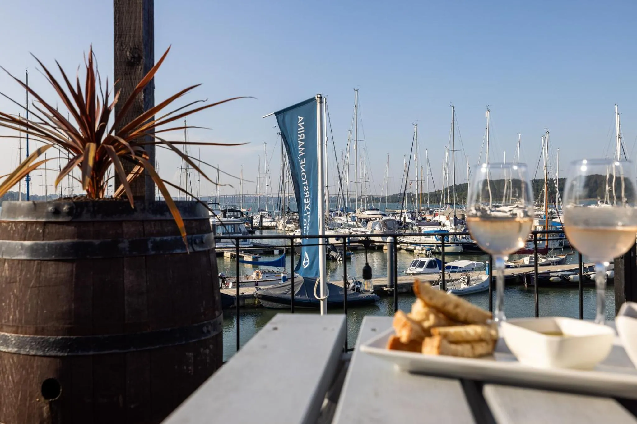 Restaurant/places to eat in Woolverstone Marina and Lodge Park