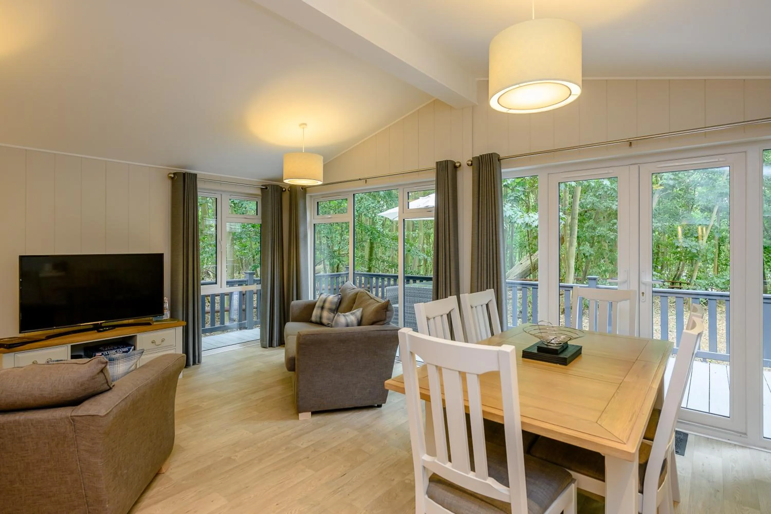 TV and multimedia in Woolverstone Marina and Lodge Park