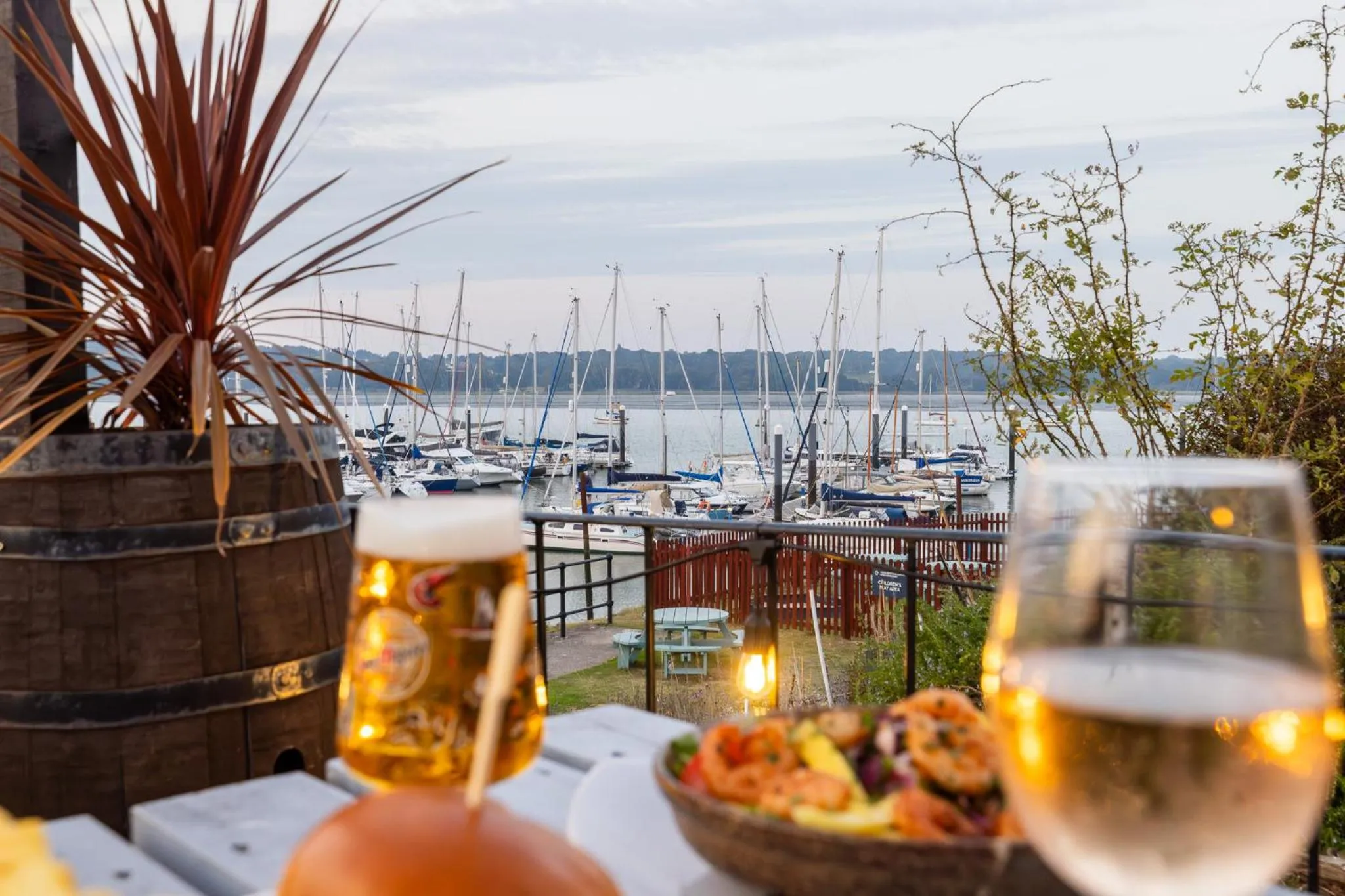 Restaurant/places to eat in Woolverstone Marina and Lodge Park