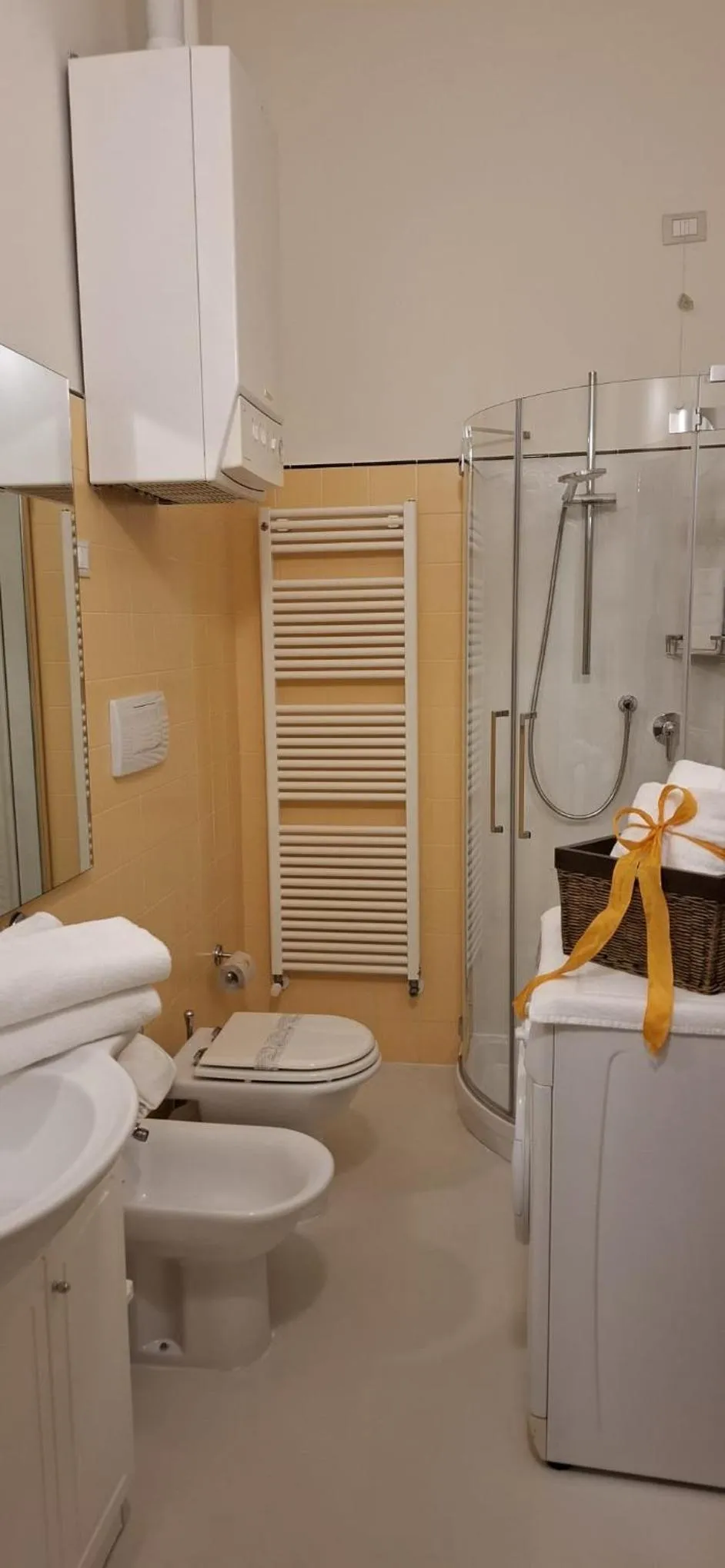 Bathroom in Exclusive Aparthotel La Reunion