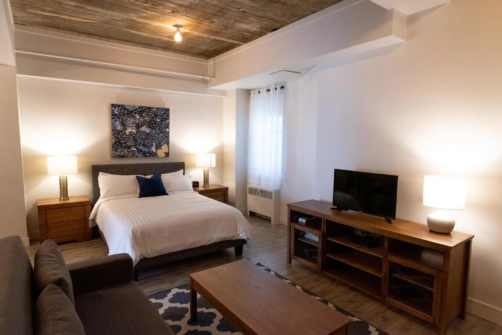 Photo of the whole room, Bed in Le Central