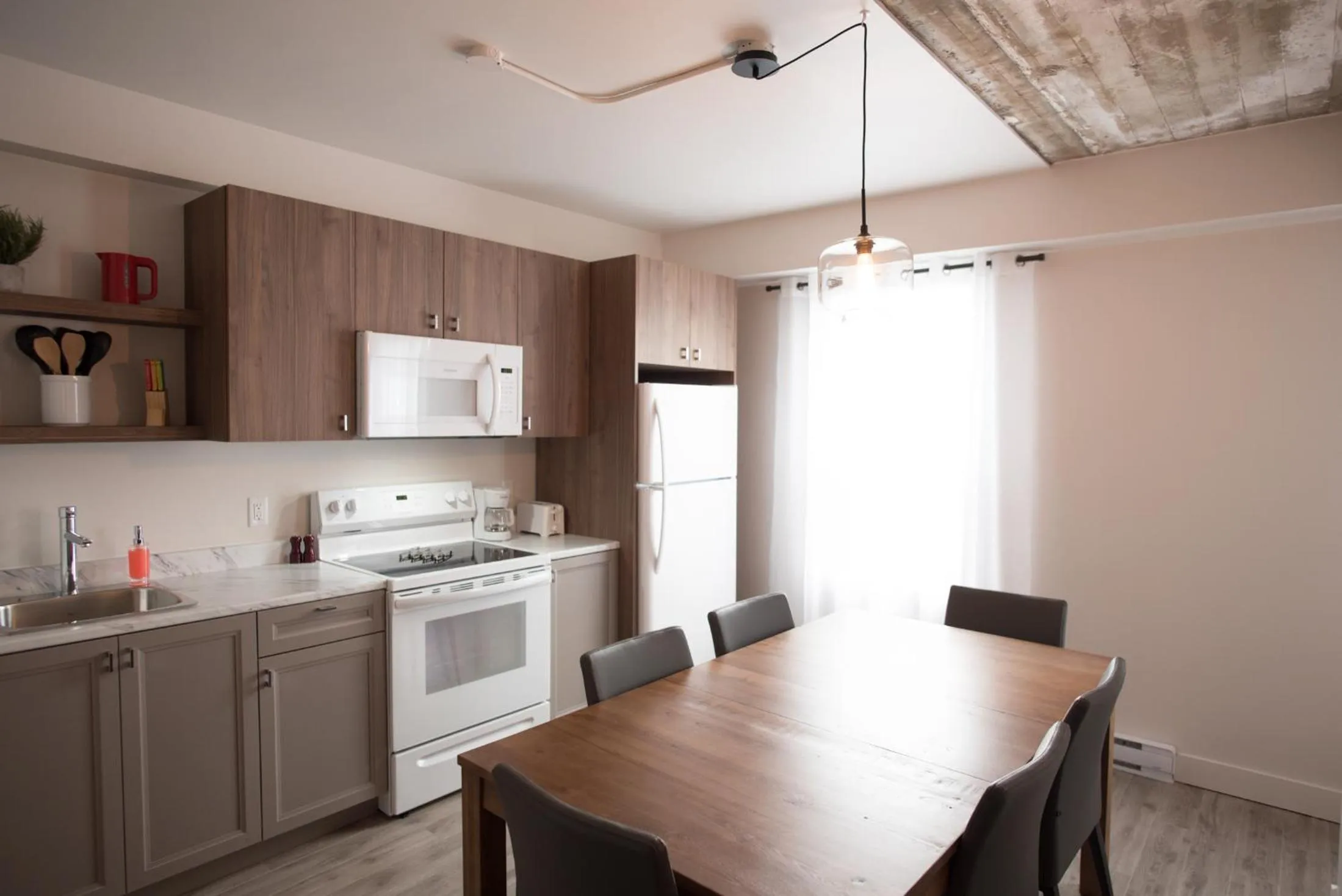 Kitchen or kitchenette in Le Central